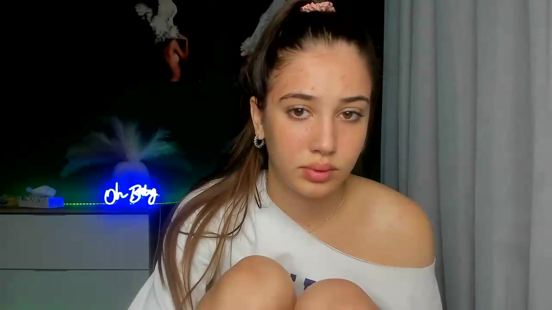 Gallery image thumbnail from AlexaPirs's myfreecams stream on, 07/24/2026, 13:37 image 13 of 20