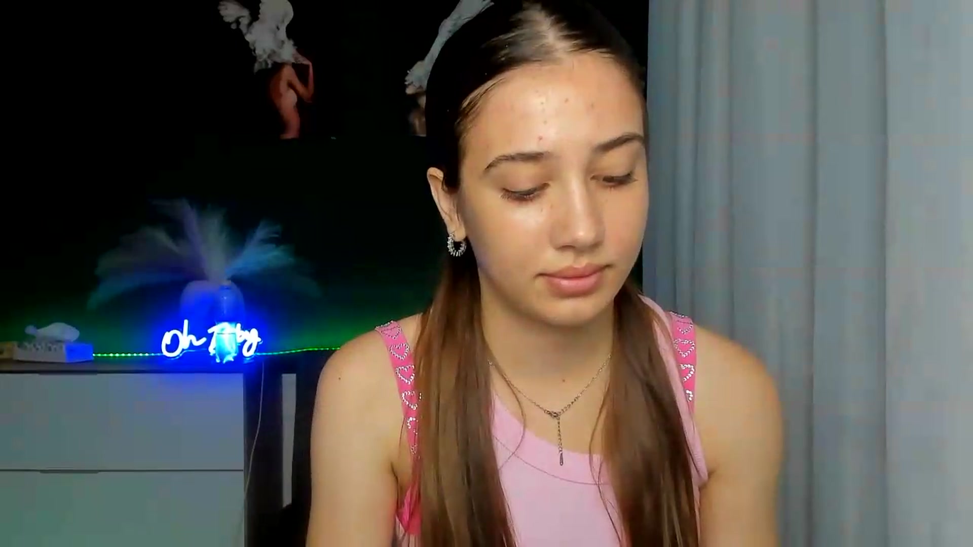 Gallery image thumbnail from AlexaPirs's myfreecams stream on, 07/27/2026, 14:01 image 12 of 20