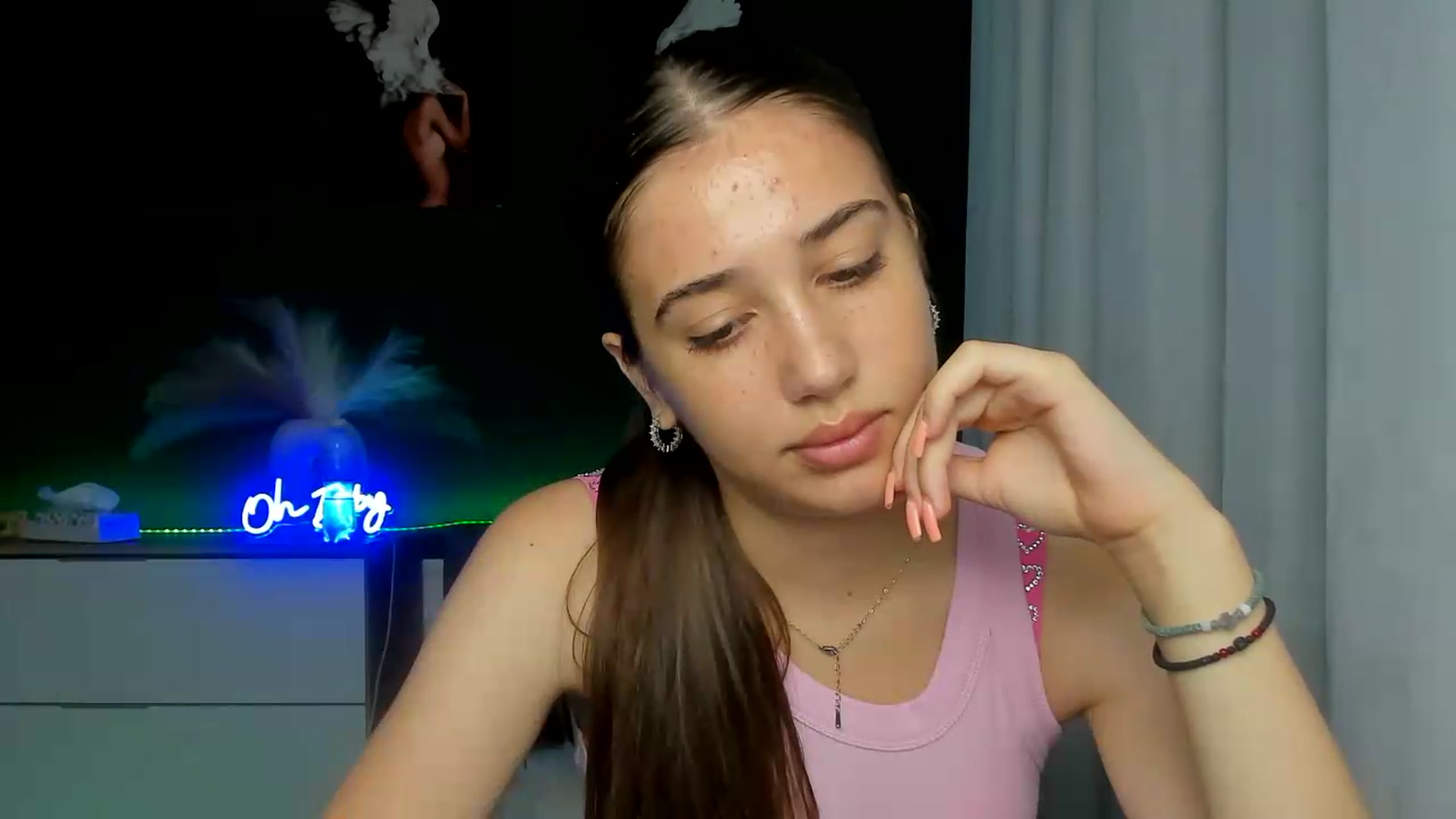 Gallery image thumbnail from AlexaPirs's myfreecams stream on, 07/27/2026, 14:01 image 9 of 20
