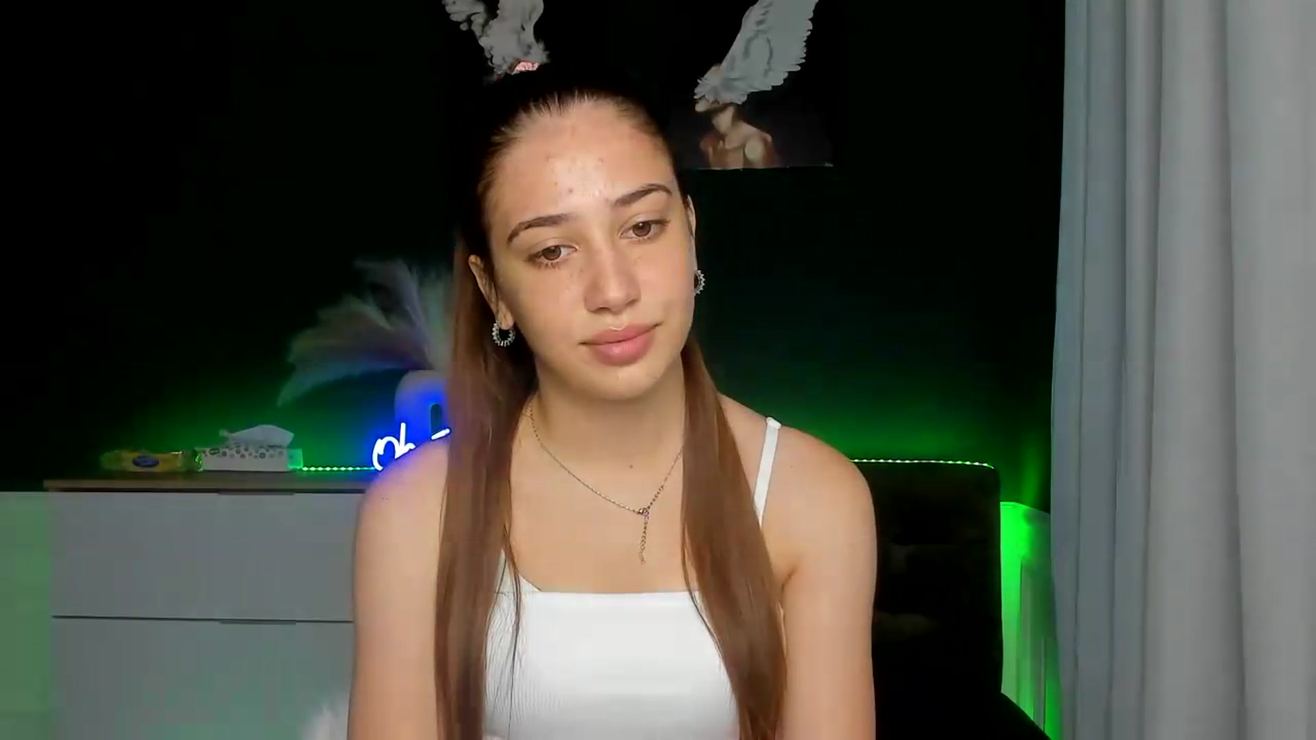 Gallery image thumbnail from AlexaPirs's myfreecams stream on, 07/29/2026, 13:44 image 3 of 20