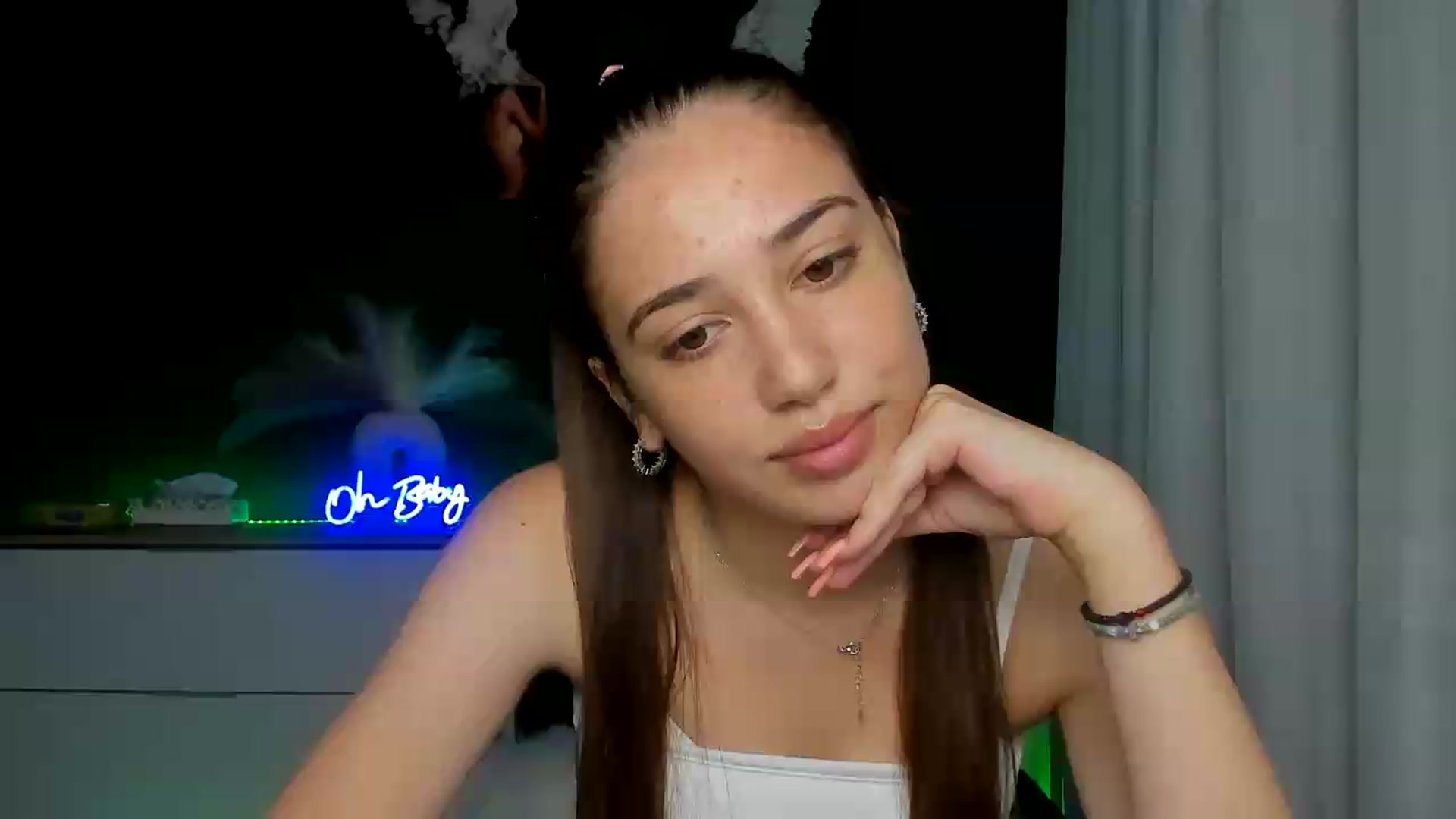Gallery image thumbnail from AlexaPirs's myfreecams stream on, 07/29/2026, 13:44 image 1 of 20