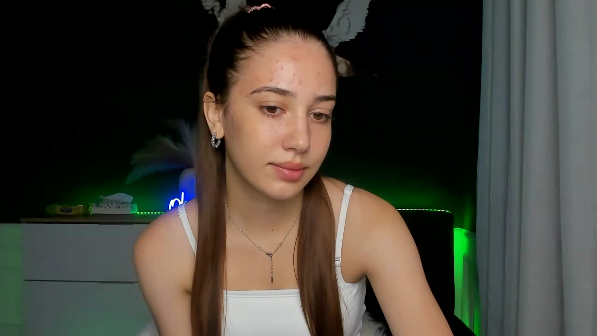 Gallery image thumbnail from AlexaPirs's myfreecams stream on, 07/29/2026, 13:44 image 7 of 20