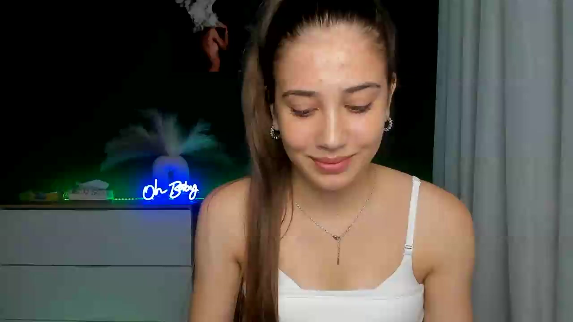 Gallery image thumbnail from AlexaPirs's myfreecams stream on, 07/29/2026, 14:56 image 1 of 20