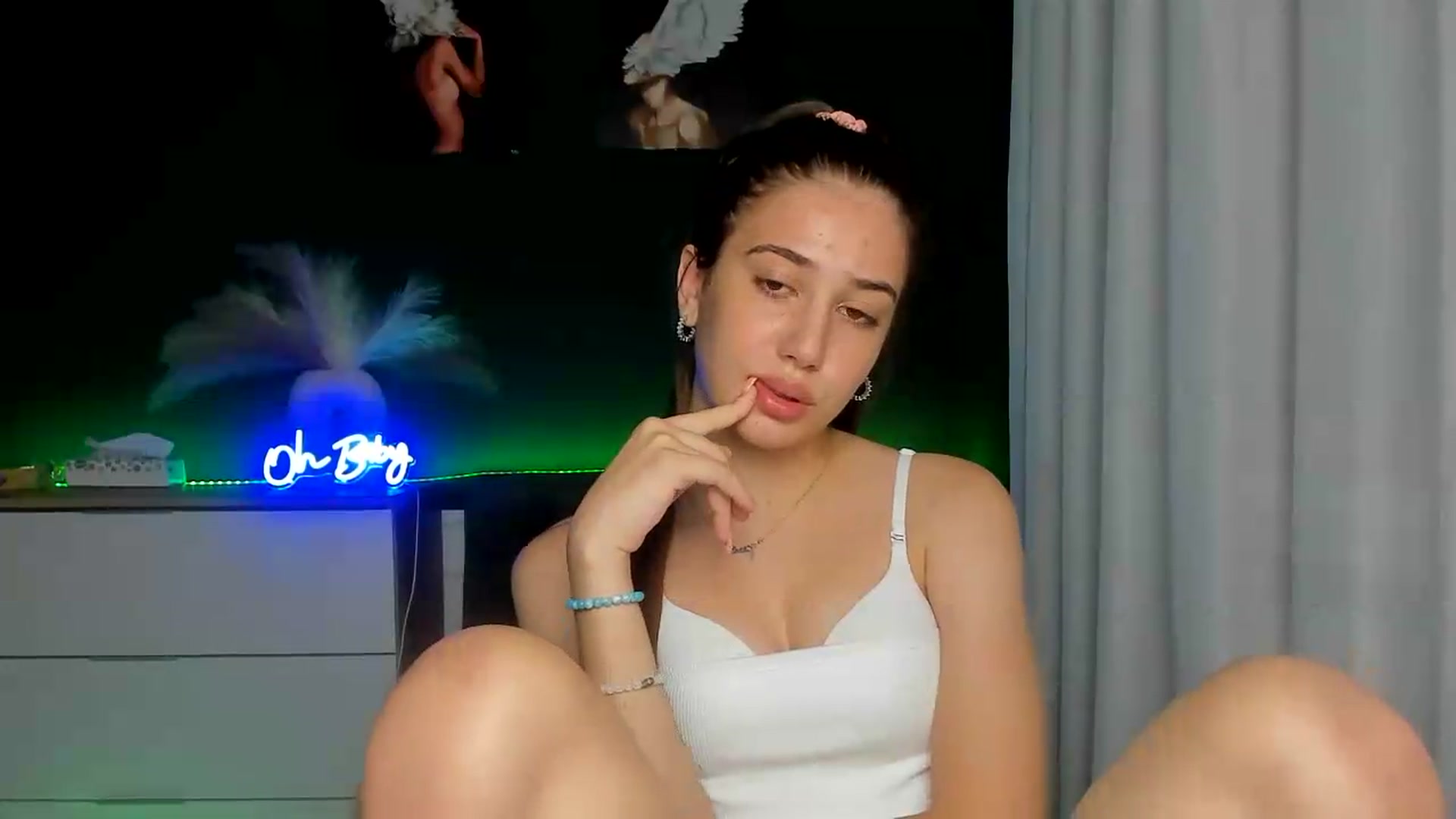 Gallery image thumbnail from AlexaPirs's myfreecams stream on, 07/29/2026, 16:02 image 15 of 20