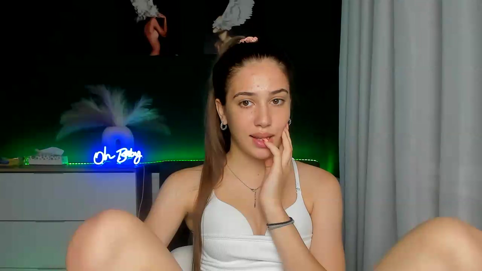Gallery image thumbnail from AlexaPirs's myfreecams stream on, 07/29/2026, 16:02 image 3 of 20