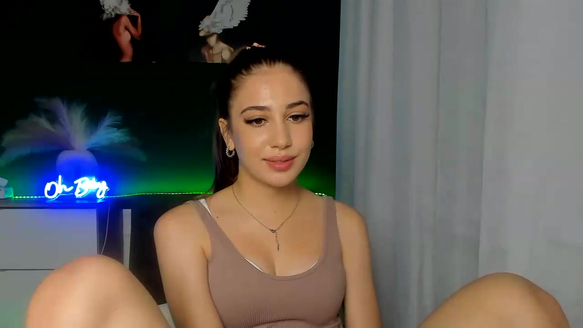 Gallery image thumbnail from AlexaPirs's myfreecams stream on, 07/30/2026, 13:22 image 14 of 20