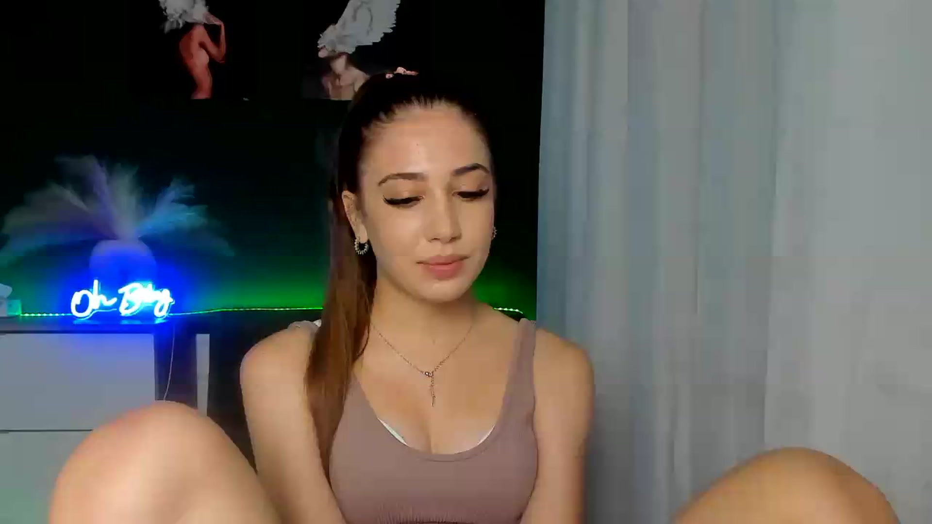 Gallery image thumbnail from AlexaPirs's myfreecams stream on, 07/30/2026, 13:22 image 15 of 20