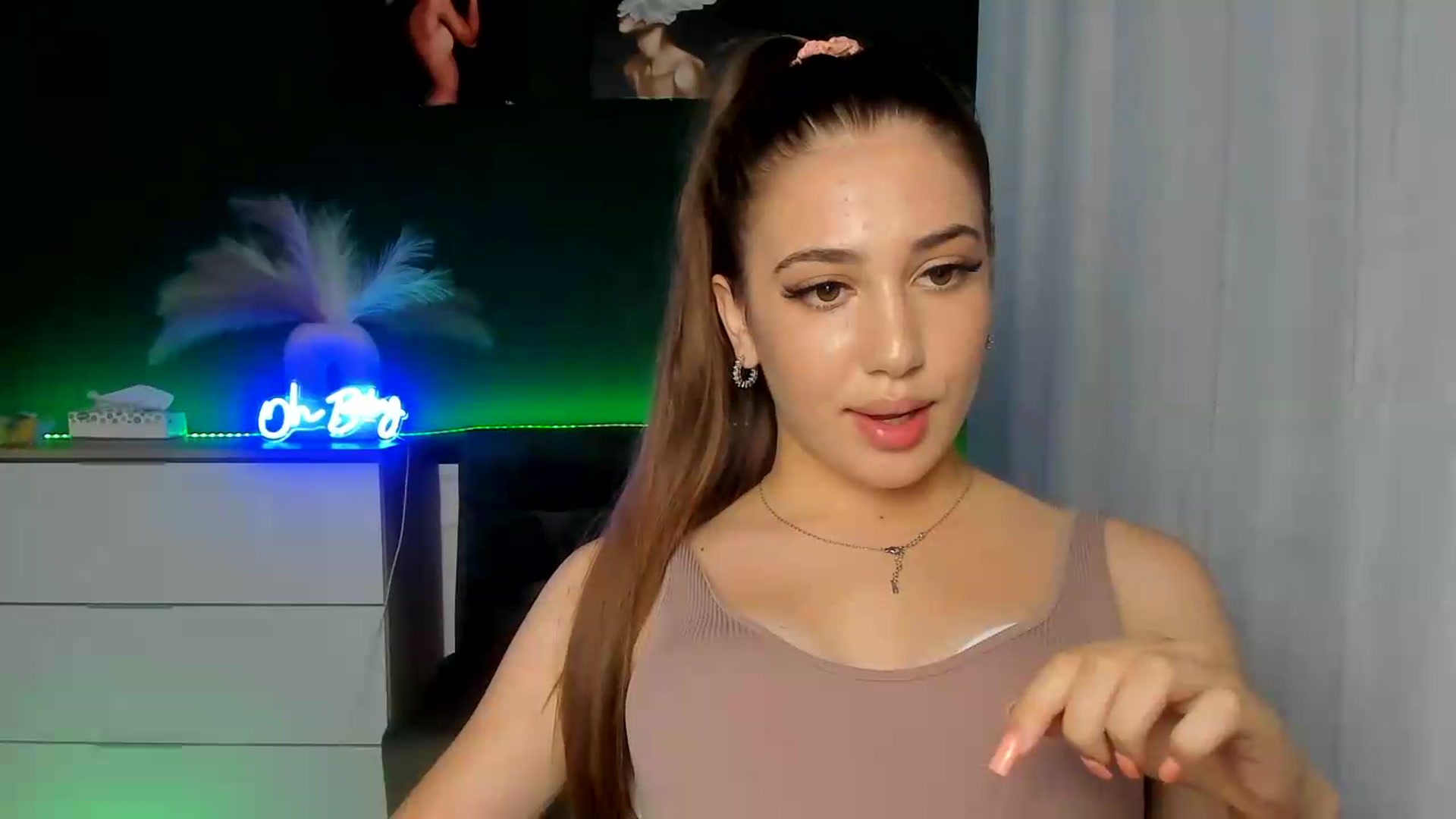 Gallery image thumbnail from AlexaPirs's myfreecams stream on, 07/30/2026, 16:08 image 3 of 20