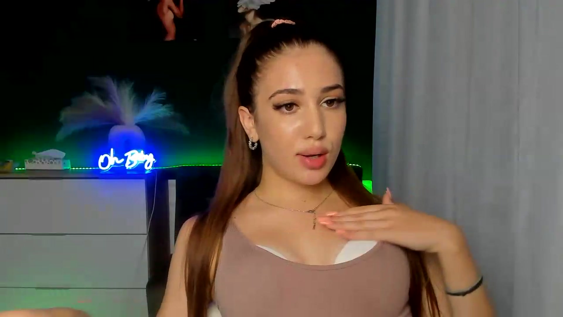 Gallery image thumbnail from AlexaPirs's myfreecams stream on, 07/30/2026, 16:08 image 15 of 20