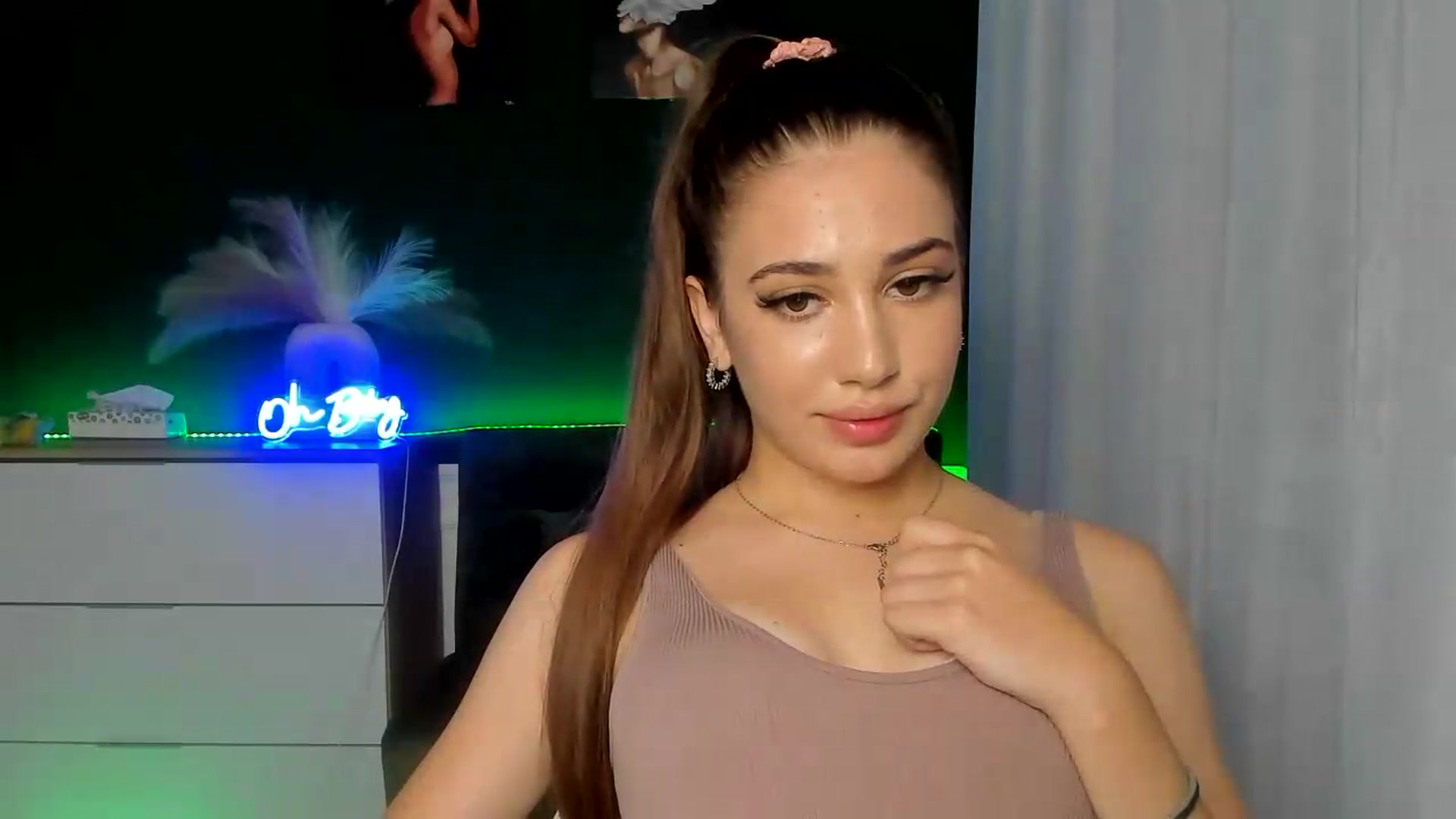 Gallery image thumbnail from AlexaPirs's myfreecams stream on, 07/30/2026, 16:08 image 4 of 20