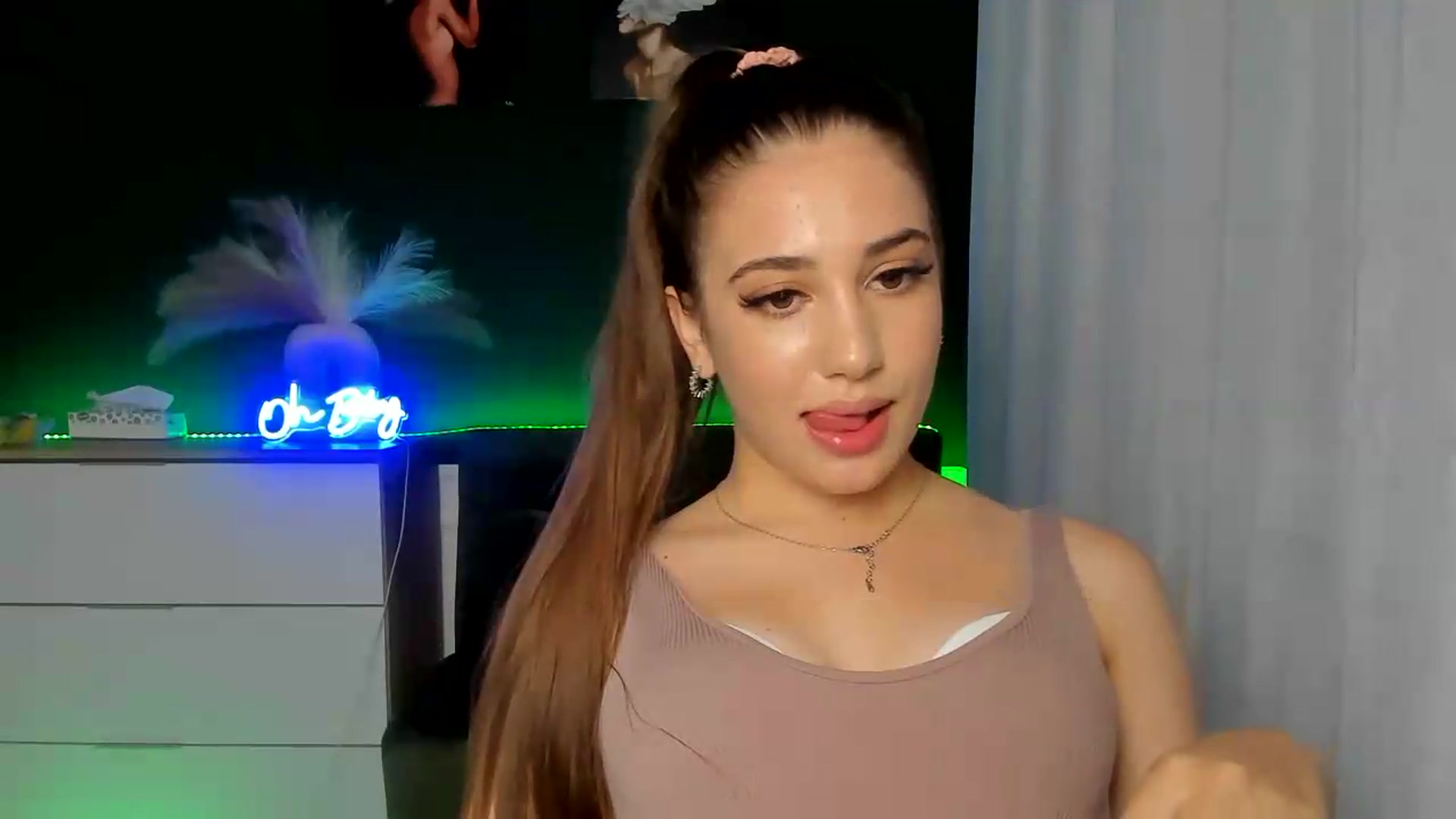 Gallery image thumbnail from AlexaPirs's myfreecams stream on, 07/30/2026, 16:08 image 6 of 20