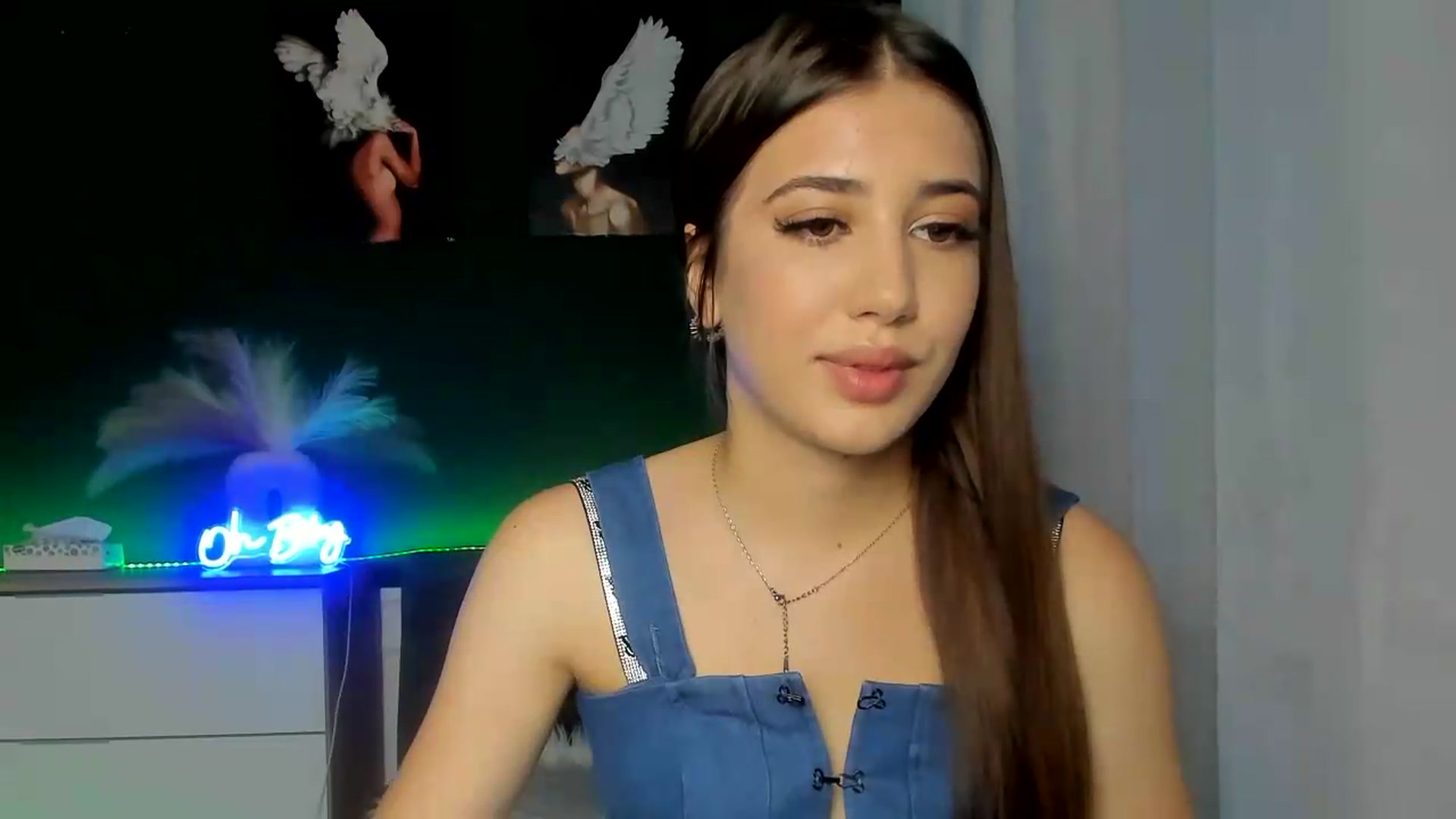 Gallery image thumbnail from AlexaPirs's myfreecams stream on, 07/31/2026, 13:12 image 16 of 20