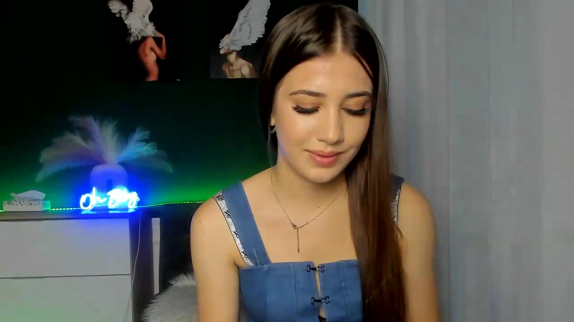 Gallery image thumbnail from AlexaPirs's myfreecams stream on, 07/31/2026, 13:12 image 3 of 20