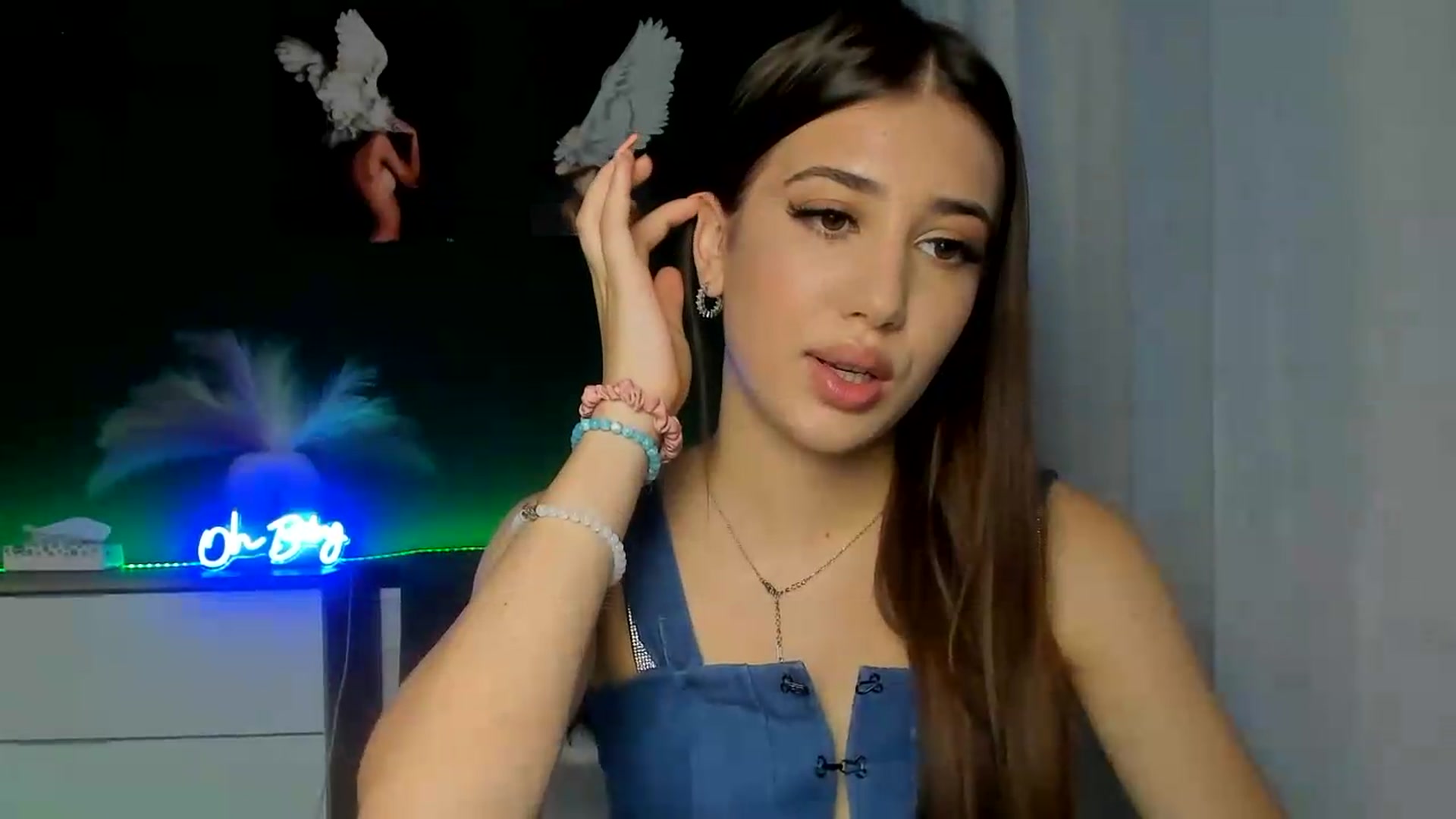 Gallery image thumbnail from AlexaPirs's myfreecams stream on, 07/31/2026, 13:12 image 18 of 20