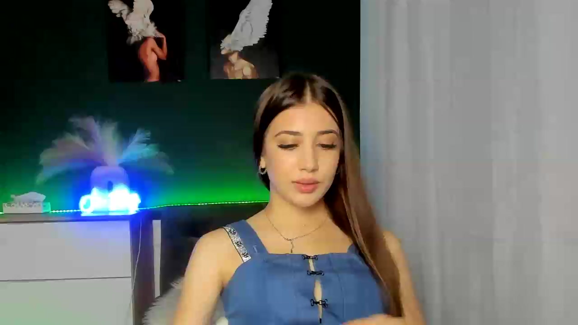 Gallery image thumbnail from AlexaPirs's myfreecams stream on, 07/31/2026, 13:12 image 1 of 20