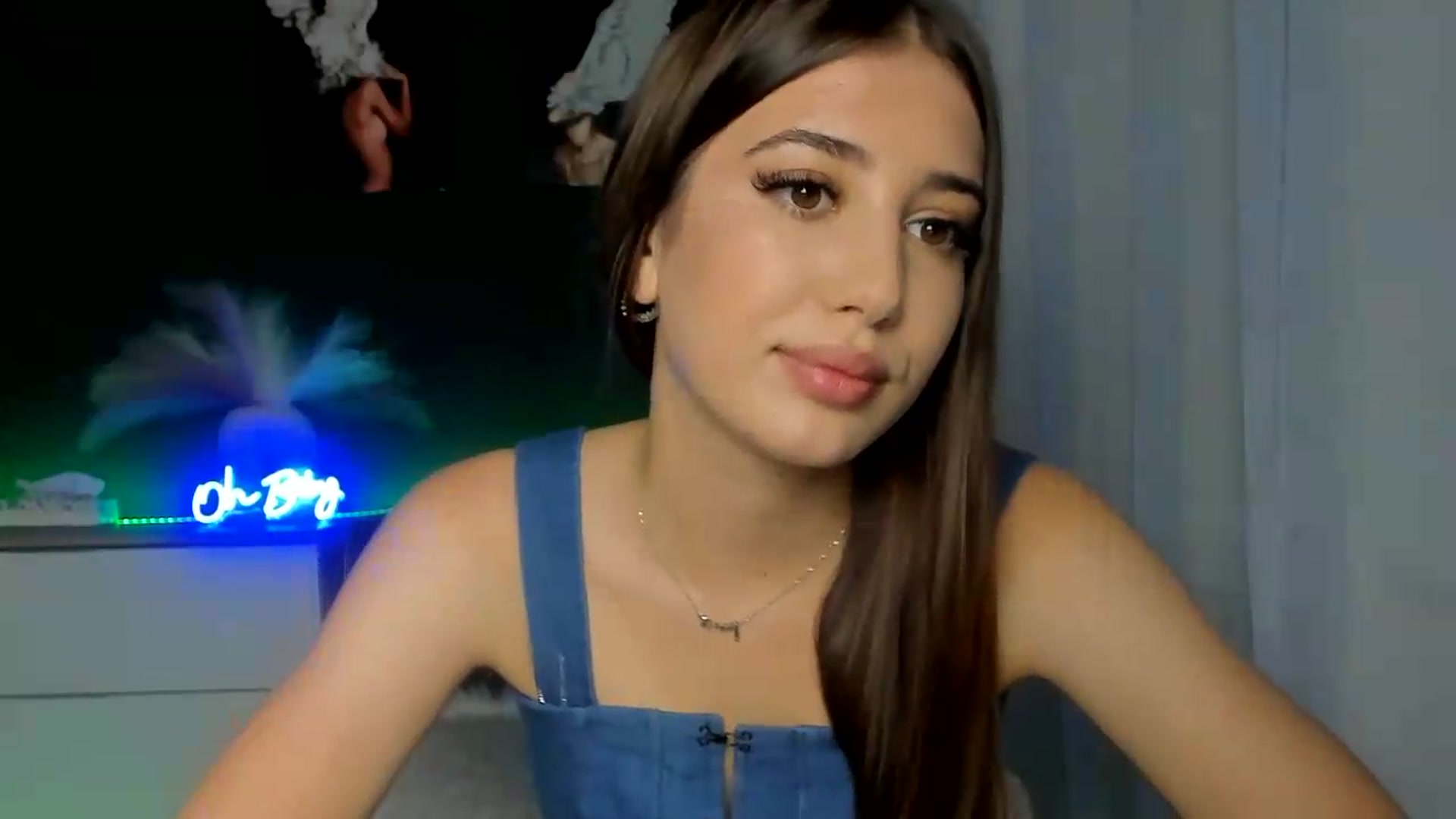 Gallery image thumbnail from AlexaPirs's myfreecams stream on, 07/31/2026, 14:11 image 13 of 20