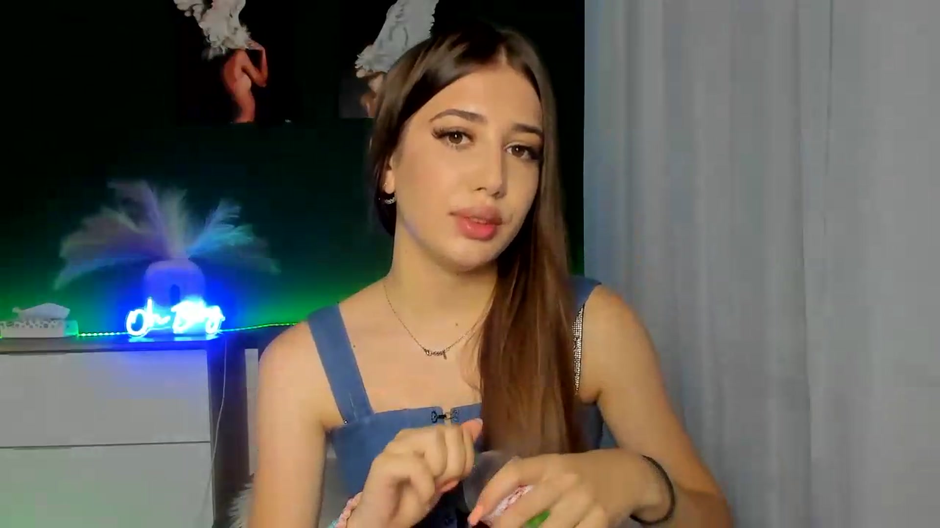 Gallery image thumbnail from AlexaPirs's myfreecams stream on, 07/31/2026, 14:11 image 12 of 20