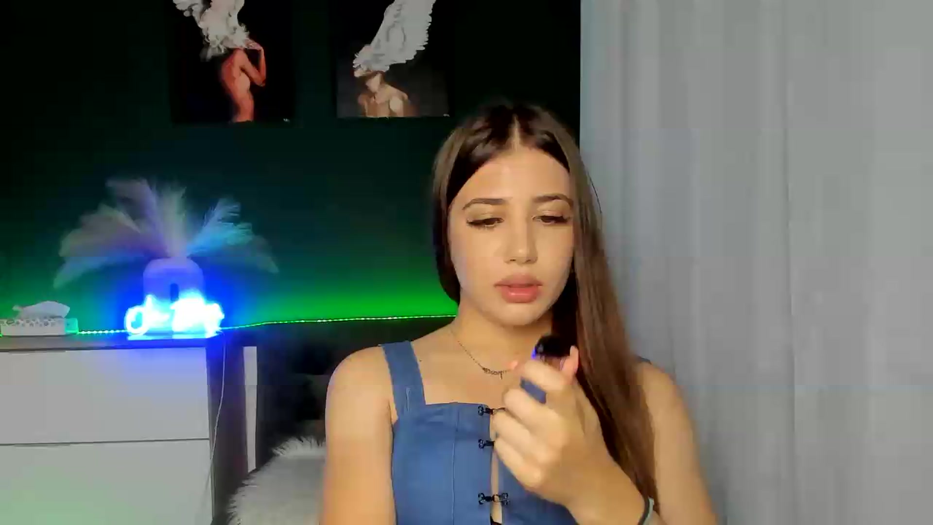 Gallery image thumbnail from AlexaPirs's myfreecams stream on, 07/31/2026, 14:11 image 7 of 20