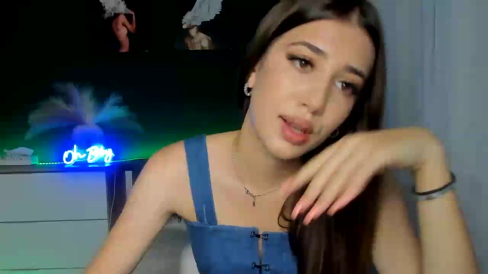 Gallery image thumbnail from AlexaPirs's myfreecams stream on, 07/31/2026, 14:11 image 1 of 20