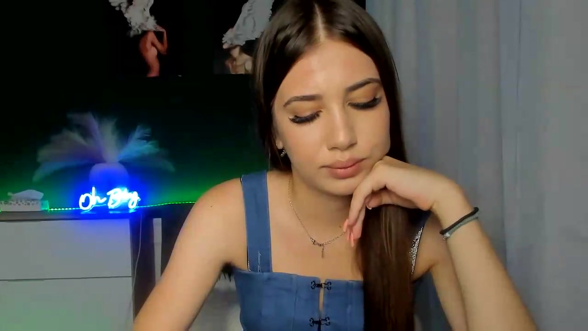 Gallery image thumbnail from AlexaPirs's myfreecams stream on, 07/31/2026, 14:11 image 16 of 20