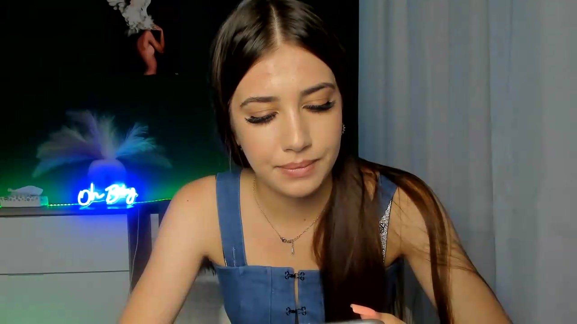 Gallery image thumbnail from AlexaPirs's myfreecams stream on, 07/31/2026, 14:11 image 19 of 20