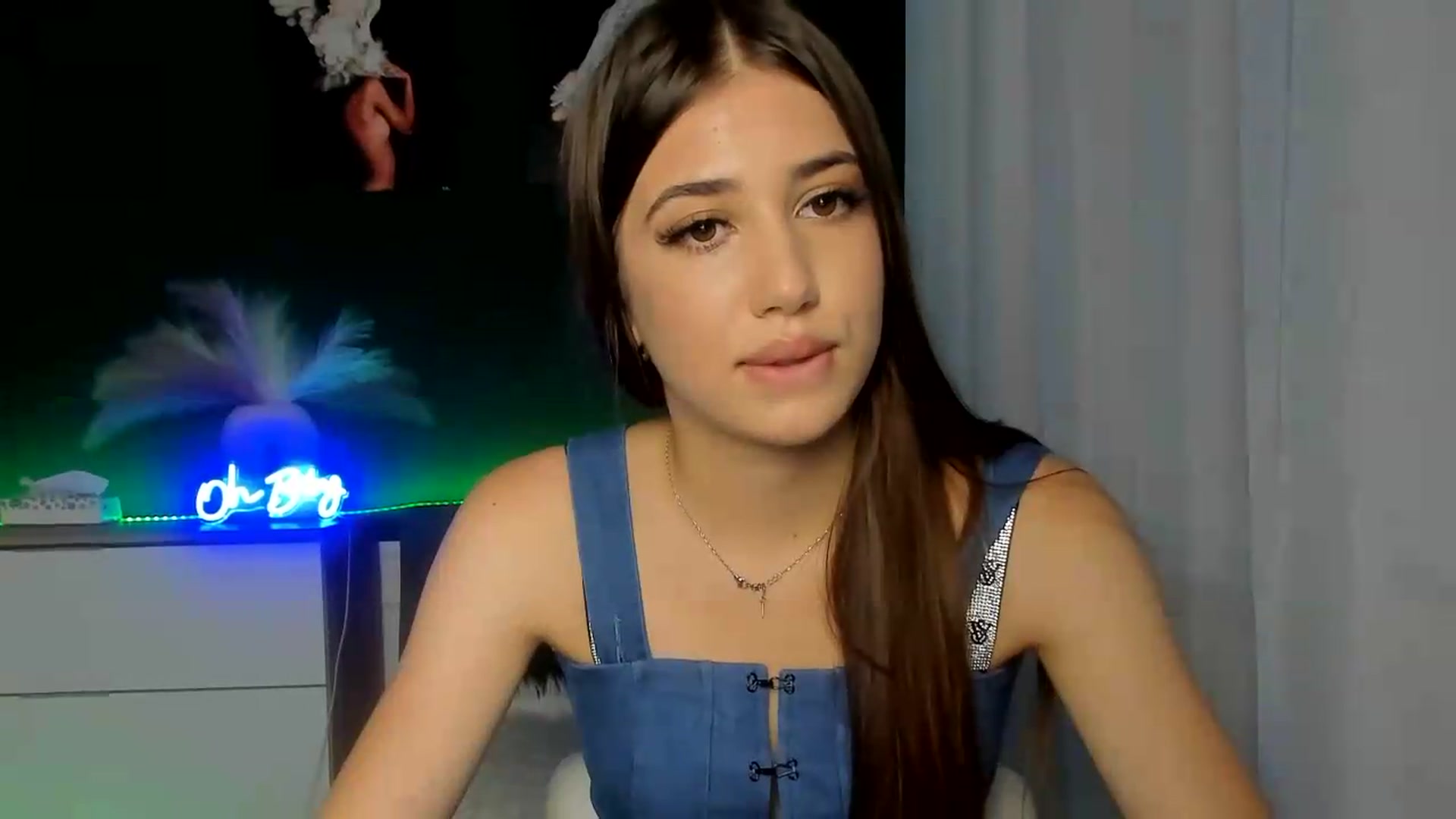 Gallery image thumbnail from AlexaPirs's myfreecams stream on, 07/31/2026, 14:11 image 17 of 20