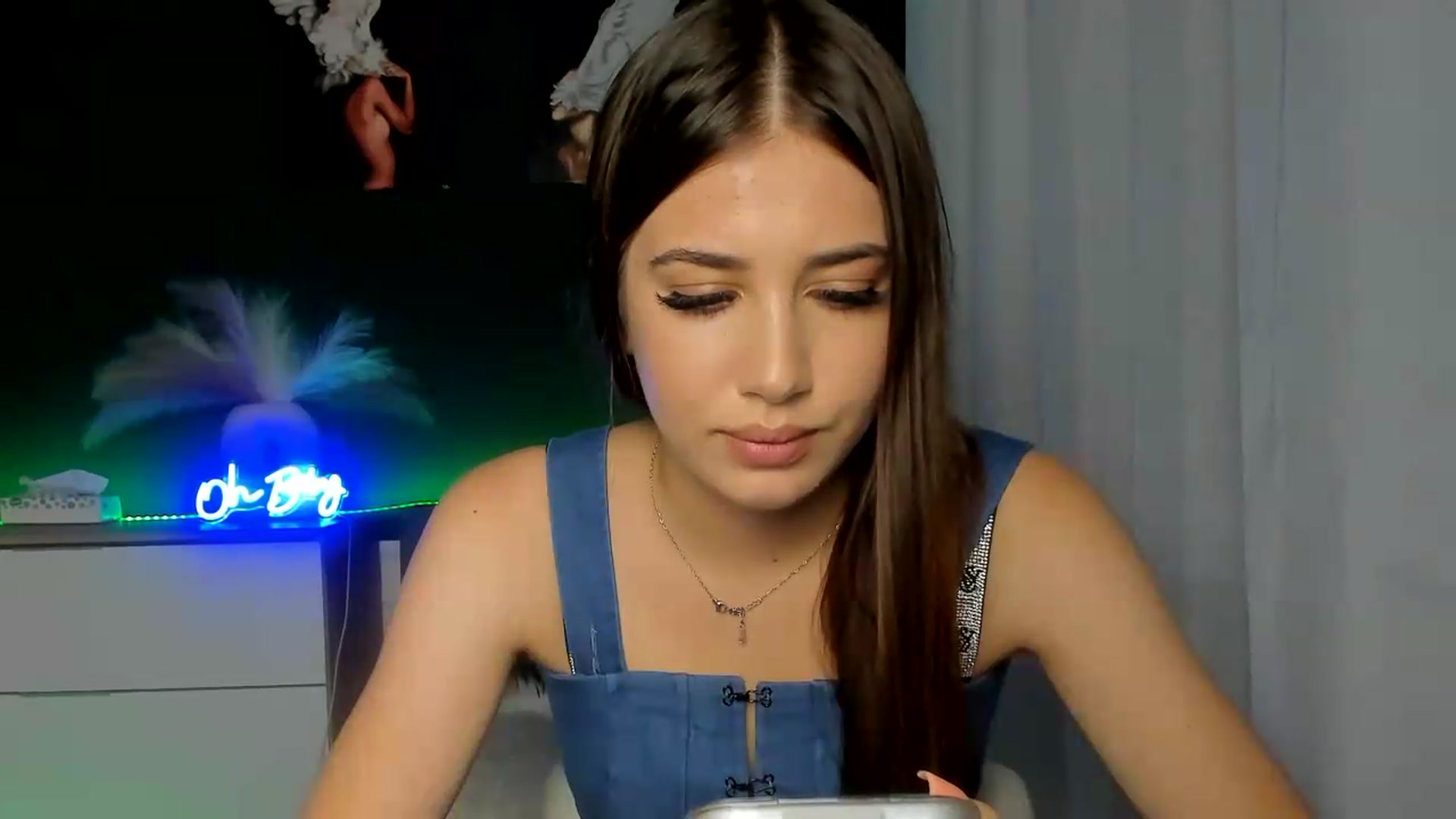 Gallery image thumbnail from AlexaPirs's myfreecams stream on, 07/31/2026, 14:11 image 15 of 20