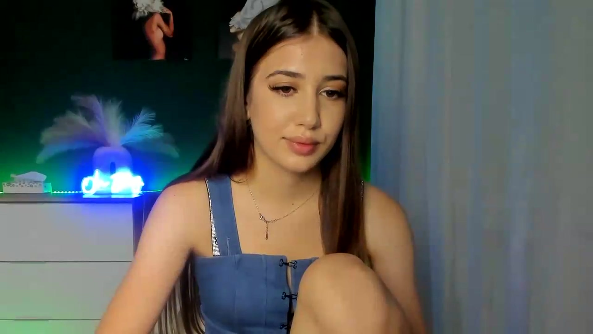 Gallery image thumbnail from AlexaPirs's myfreecams stream on, 07/31/2026, 14:52 image 20 of 20