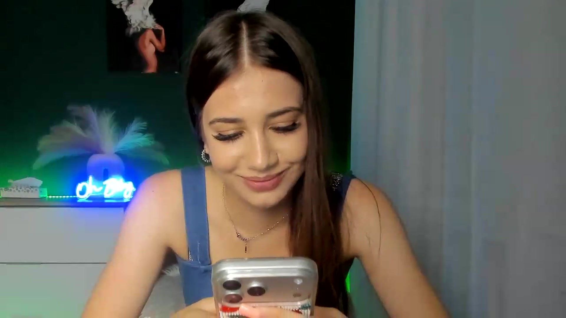 Gallery image thumbnail from AlexaPirs's myfreecams stream on, 07/31/2026, 15:50 image 3 of 20