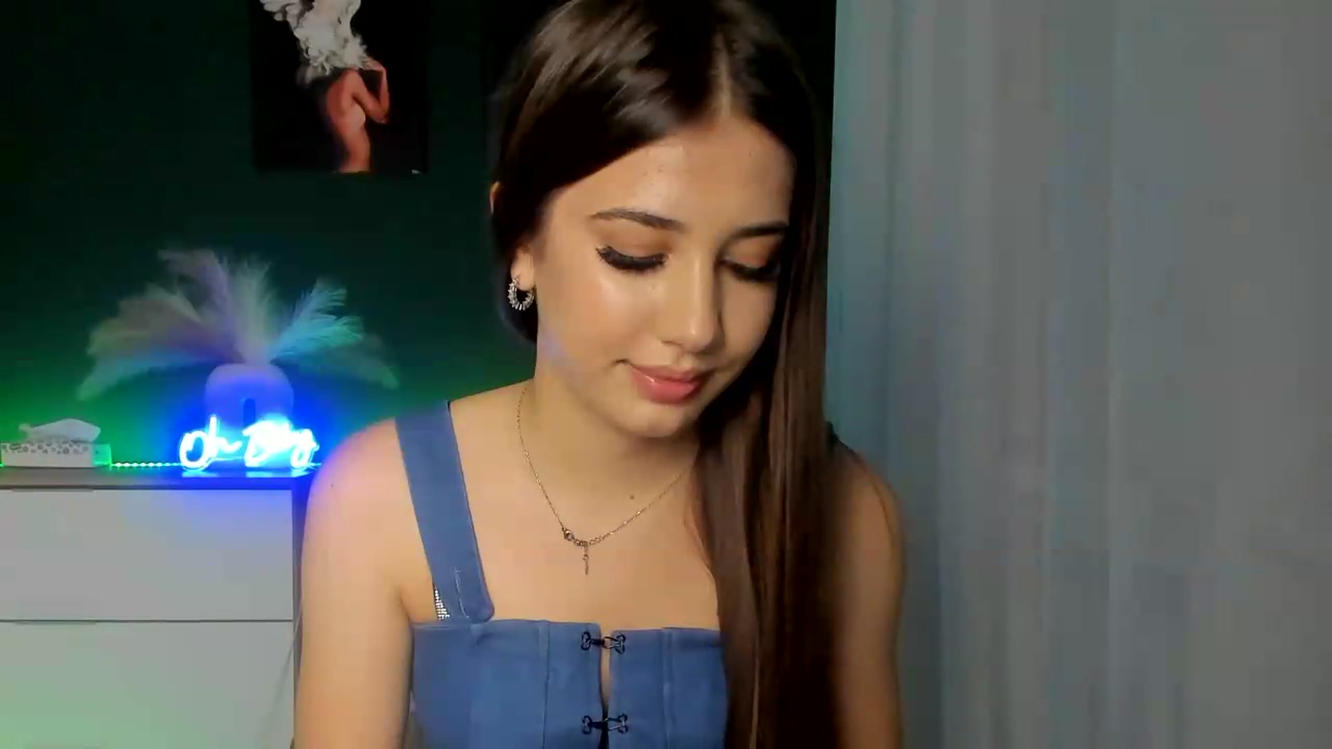 Gallery image thumbnail from AlexaPirs's myfreecams stream on, 07/31/2026, 15:50 image 5 of 20
