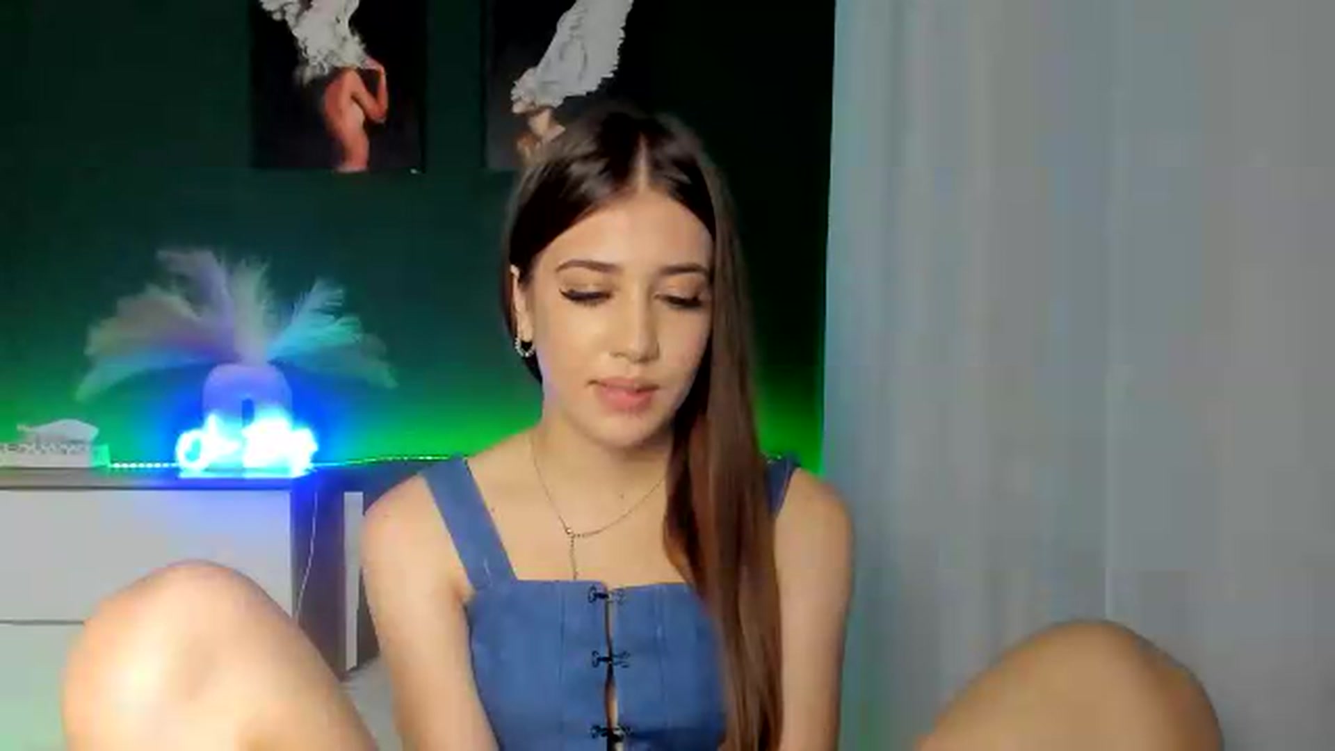 Gallery image thumbnail from AlexaPirs's myfreecams stream on, 07/31/2026, 16:41 image 8 of 20