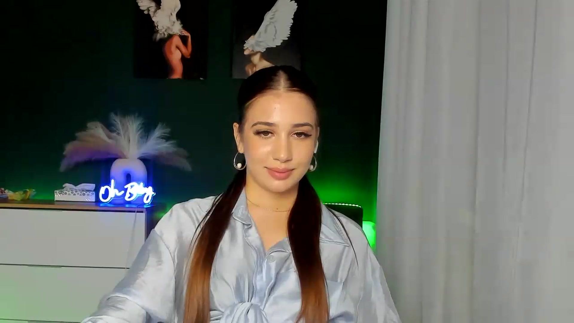 Gallery image thumbnail from AlexaPirs's myfreecams stream on, 08/02/2026, 16:44 image 12 of 20