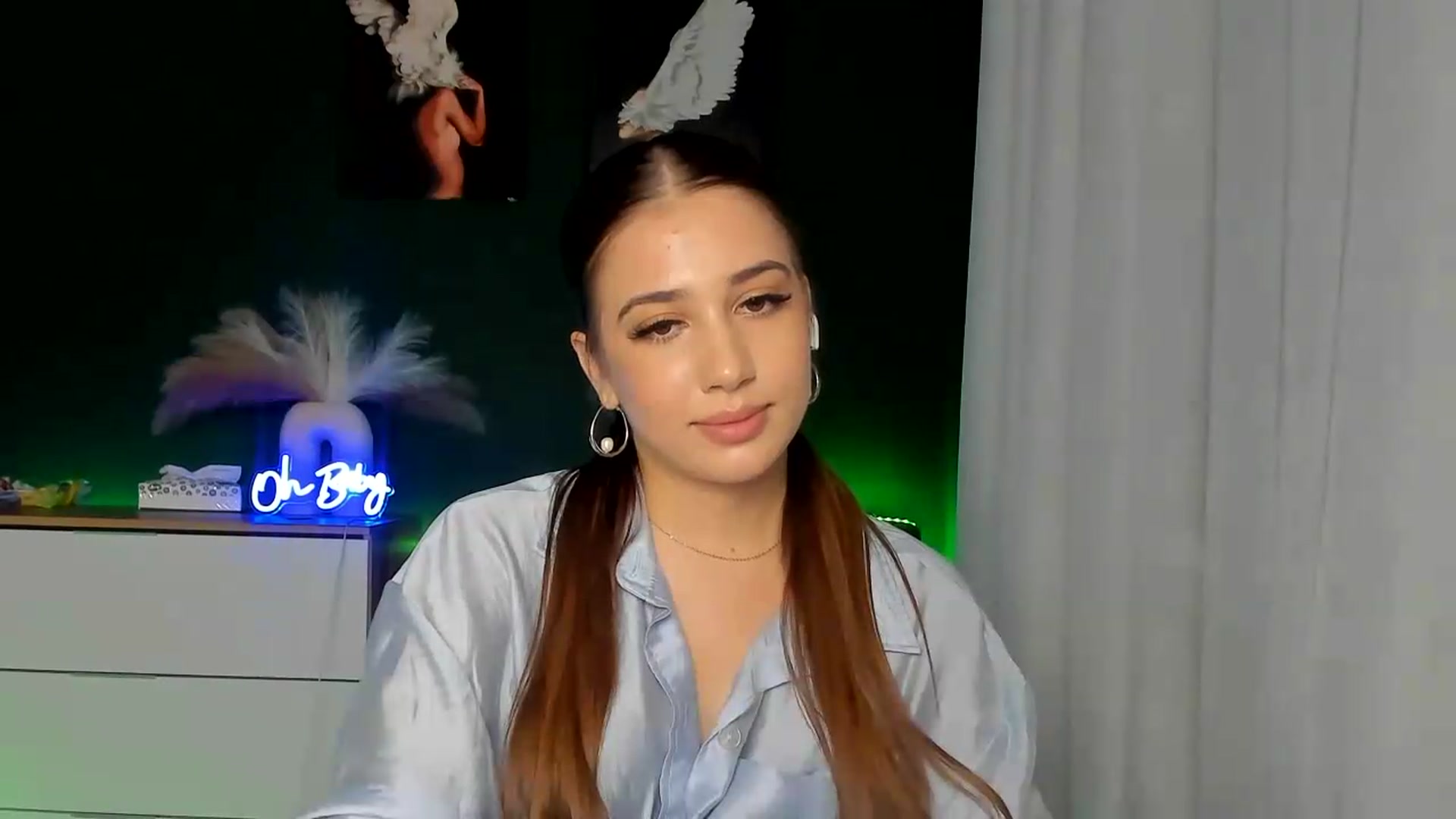 Gallery image thumbnail from AlexaPirs's myfreecams stream on, 08/02/2026, 16:44 image 13 of 20
