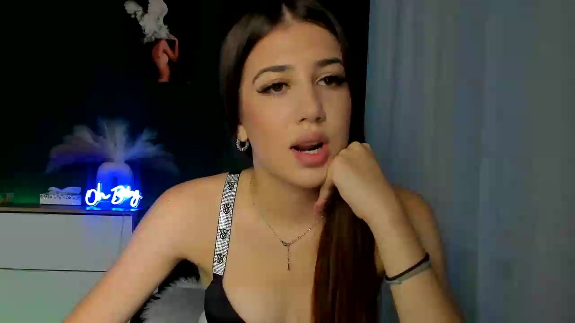Gallery image thumbnail from AlexaPirs's myfreecams stream on, 08/04/2026, 12:32 image 13 of 20