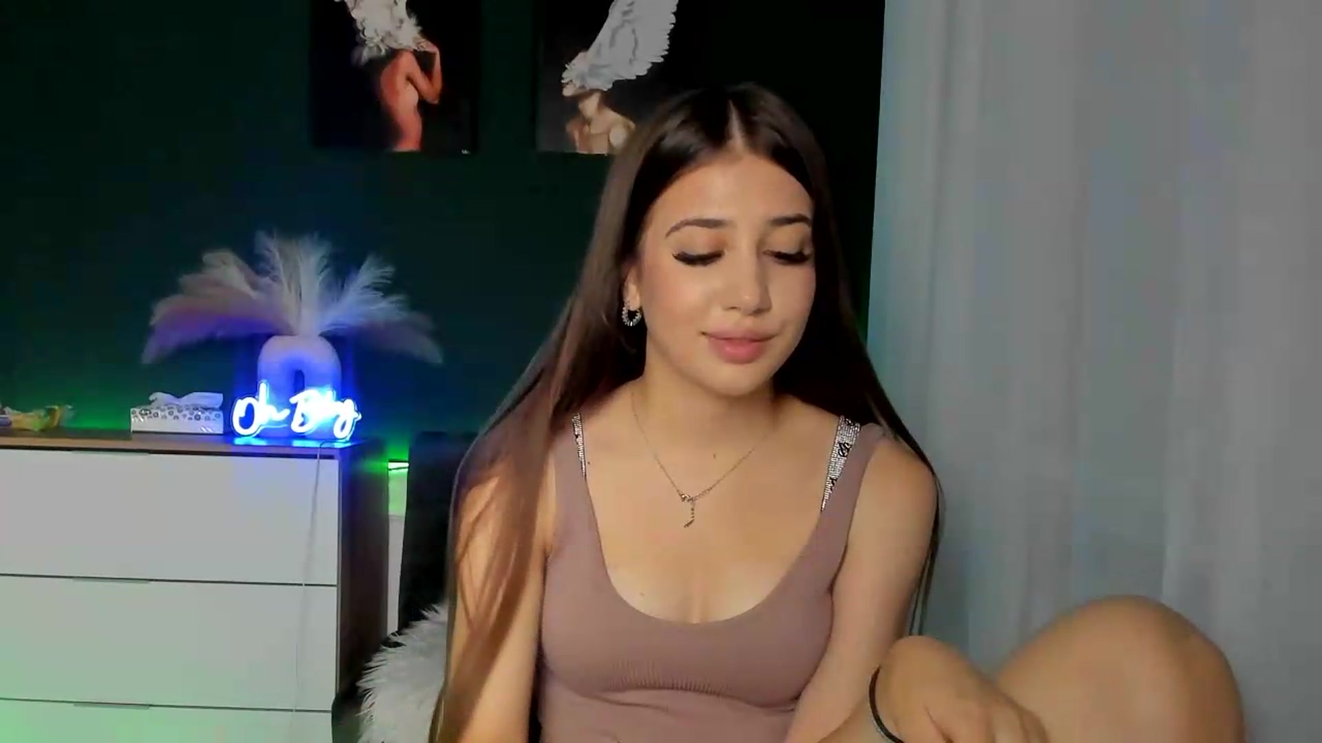 Gallery image thumbnail from AlexaPirs's myfreecams stream on, 08/04/2026, 14:22 image 15 of 20