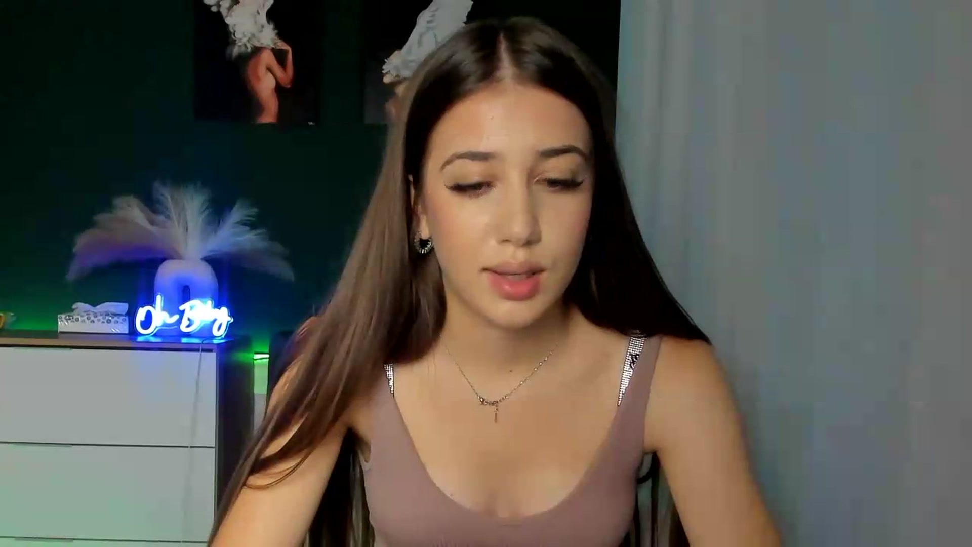 Gallery image thumbnail from AlexaPirs's myfreecams stream on, 08/04/2026, 15:34 image 5 of 20