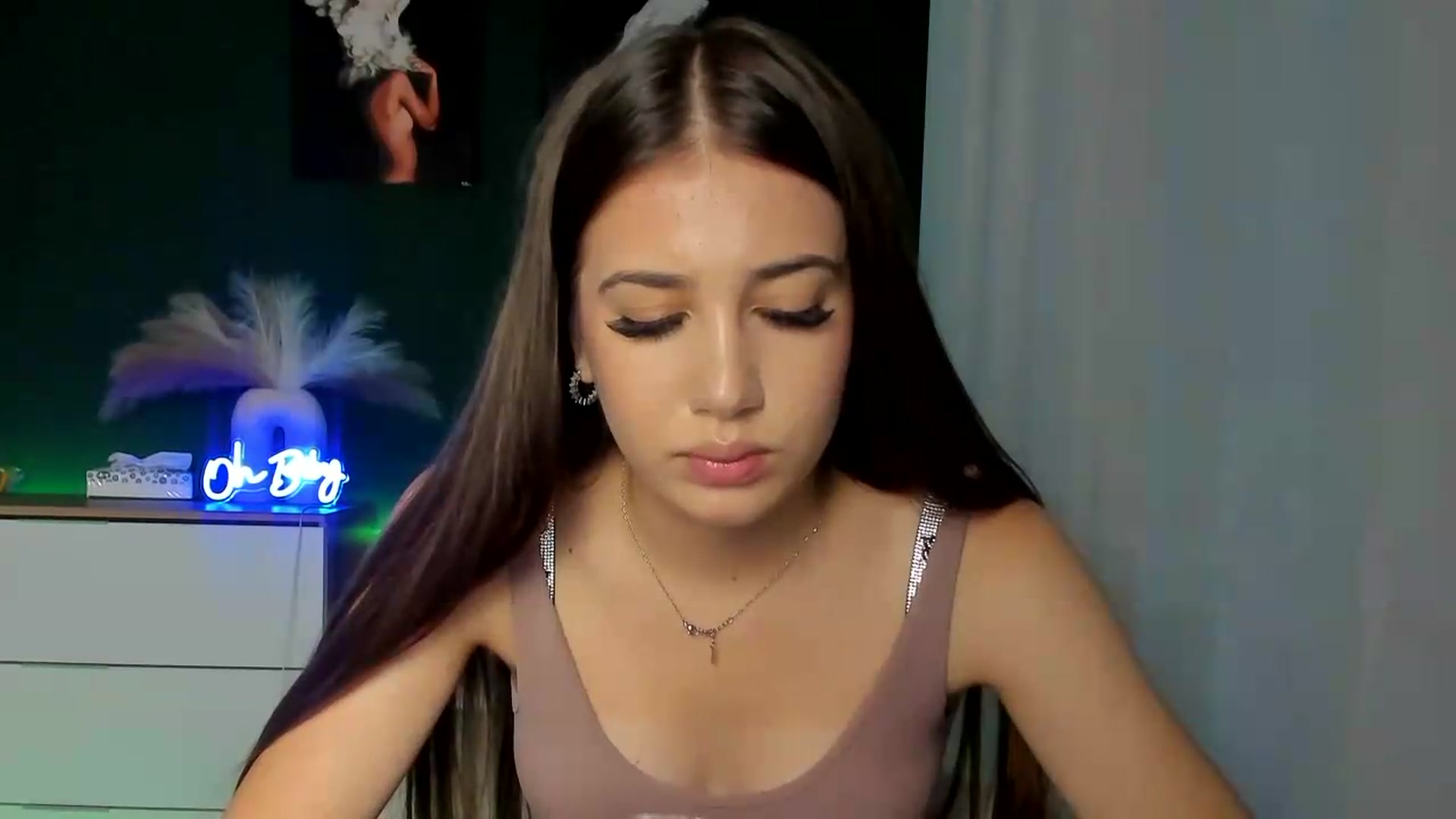 Gallery image thumbnail from AlexaPirs's myfreecams stream on, 08/04/2026, 15:34 image 18 of 20