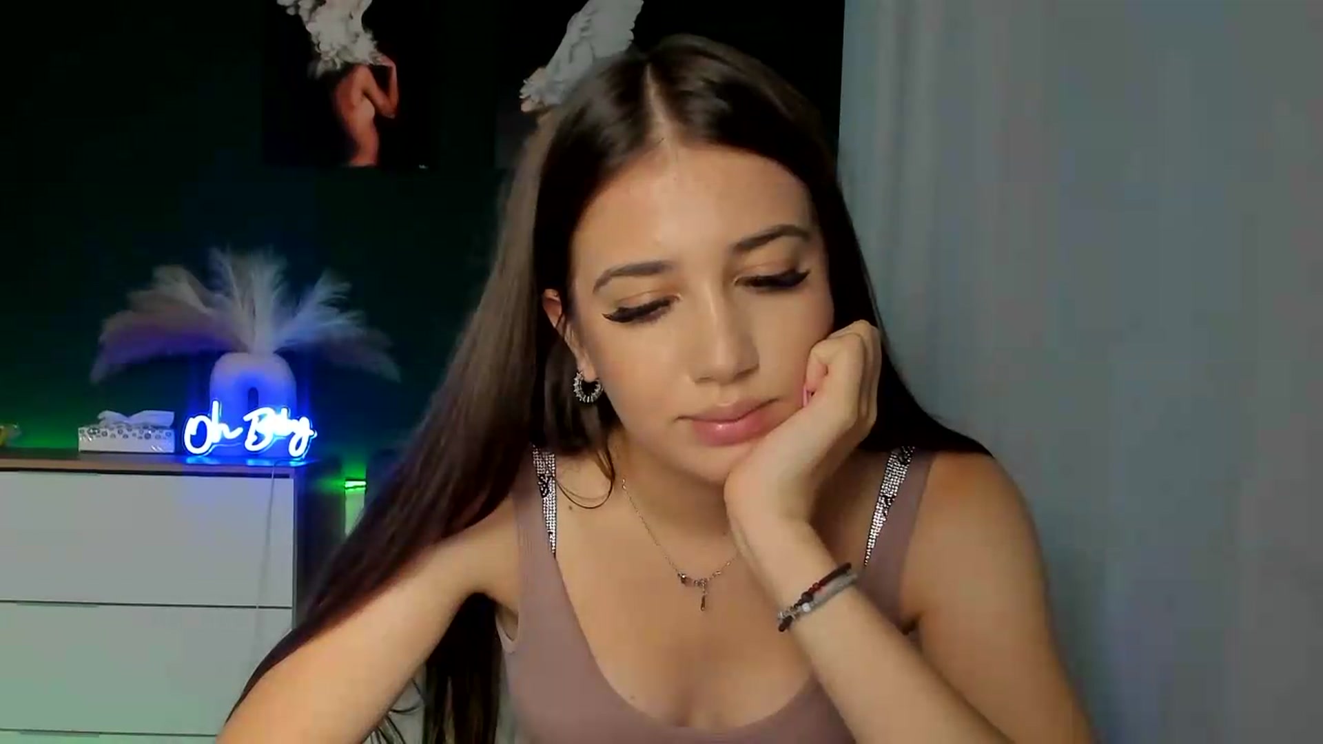Gallery image thumbnail from AlexaPirs's myfreecams stream on, 08/04/2026, 15:34 image 7 of 20