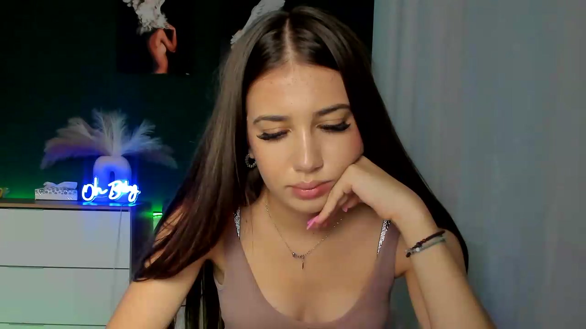 Gallery image thumbnail from AlexaPirs's myfreecams stream on, 08/04/2026, 15:34 image 2 of 20
