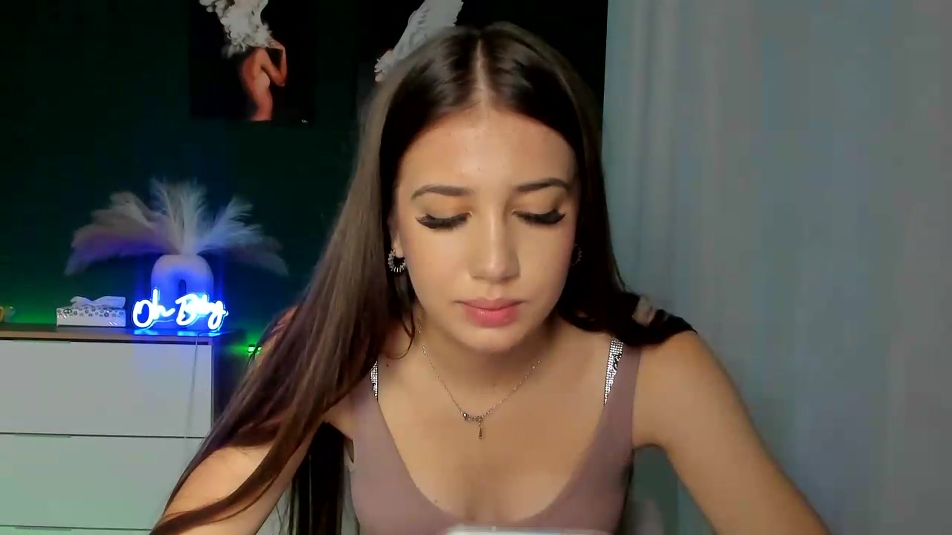Gallery image thumbnail from AlexaPirs's myfreecams stream on, 08/04/2026, 15:34 image 9 of 20