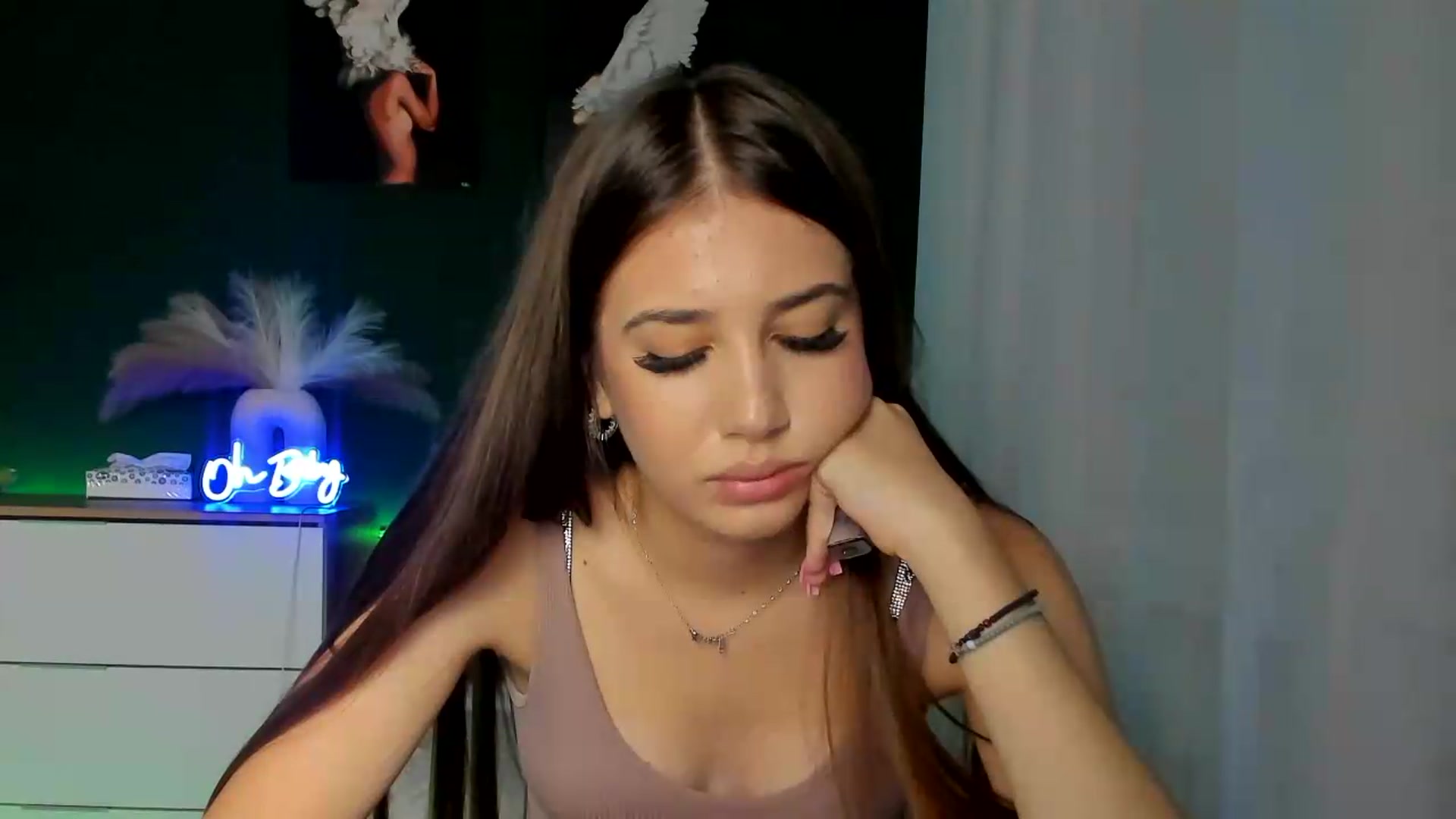 Gallery image thumbnail from AlexaPirs's myfreecams stream on, 08/04/2026, 16:33 image 2 of 20