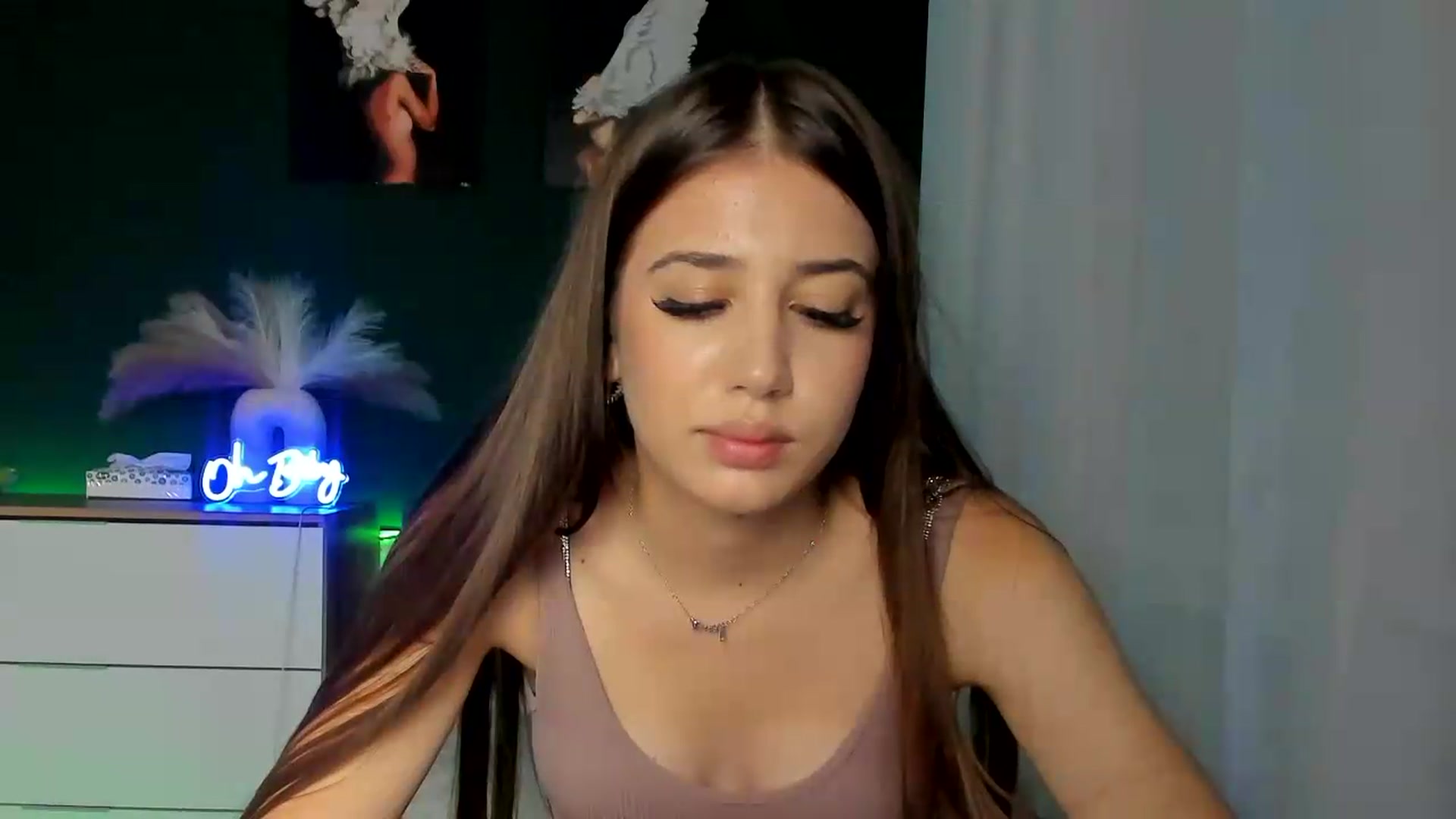 Gallery image thumbnail from AlexaPirs's myfreecams stream on, 08/04/2026, 16:33 image 3 of 20
