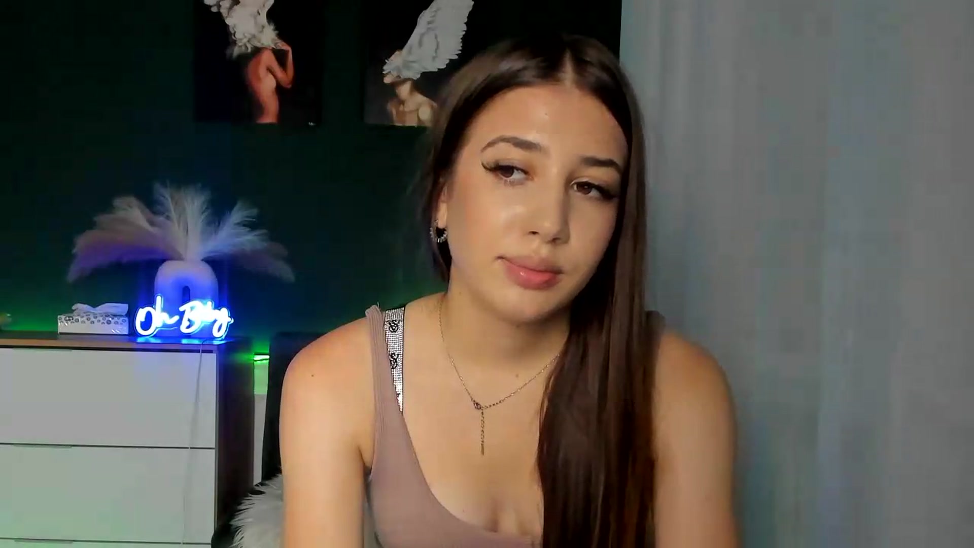 Gallery image thumbnail from AlexaPirs's myfreecams stream on, 08/04/2026, 16:33 image 13 of 20