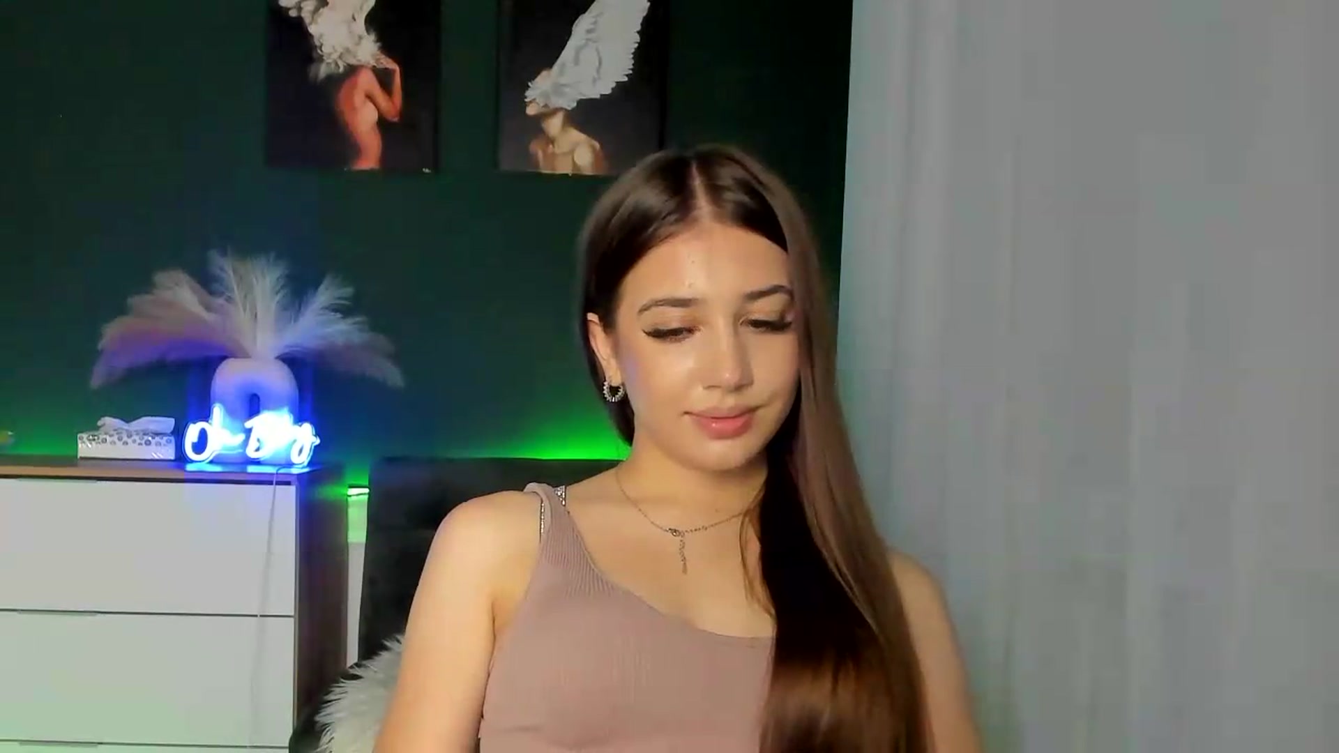 Gallery image thumbnail from AlexaPirs's myfreecams stream on, 08/04/2026, 16:33 image 20 of 20