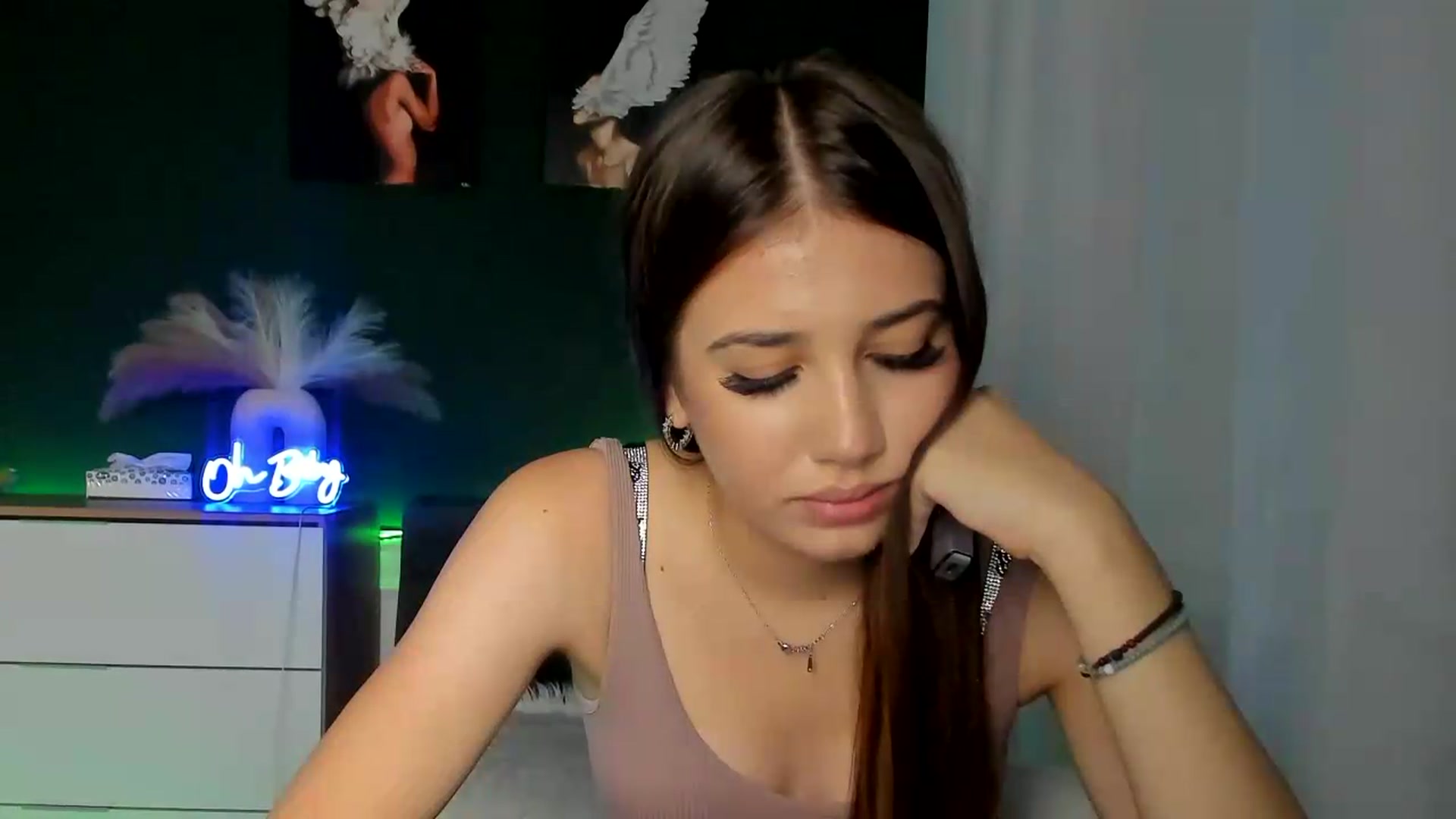 Gallery image thumbnail from AlexaPirs's myfreecams stream on, 08/04/2026, 16:33 image 6 of 20
