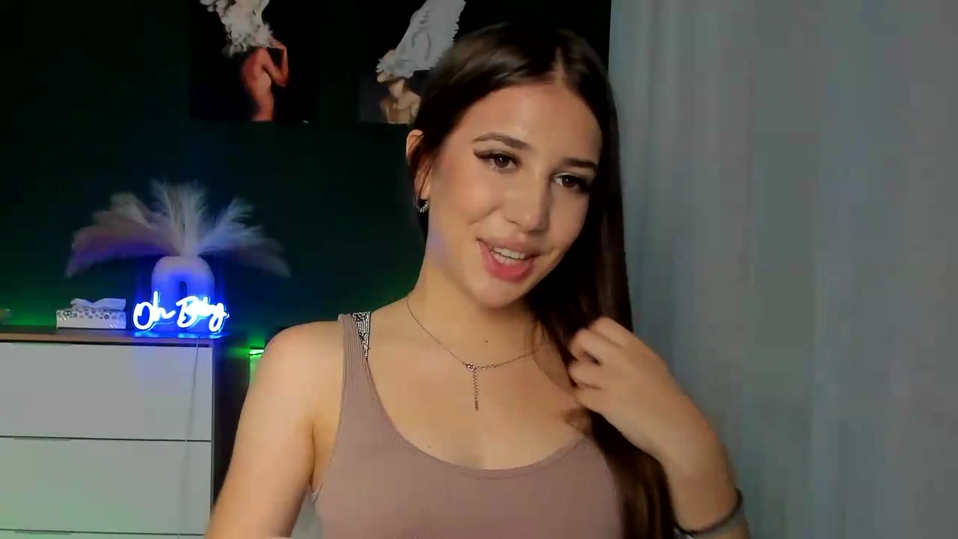 Gallery image thumbnail from AlexaPirs's myfreecams stream on, 08/04/2026, 16:33 image 19 of 20