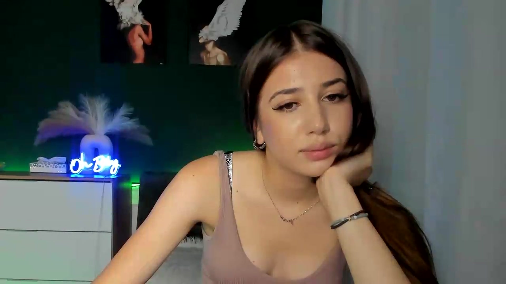 Gallery image thumbnail from AlexaPirs's myfreecams stream on, 08/04/2026, 16:33 image 4 of 20