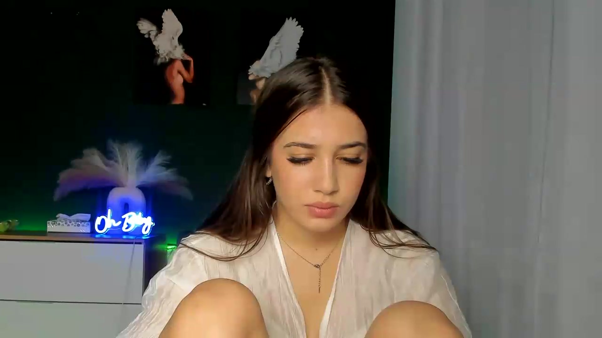 Gallery image thumbnail from AlexaPirs's myfreecams stream on, 08/05/2026, 12:35 image 19 of 20