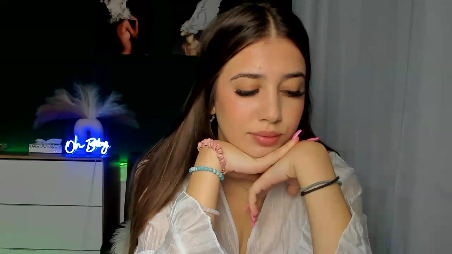 Gallery image thumbnail from AlexaPirs's myfreecams stream on, 08/05/2026, 12:35 image 11 of 20