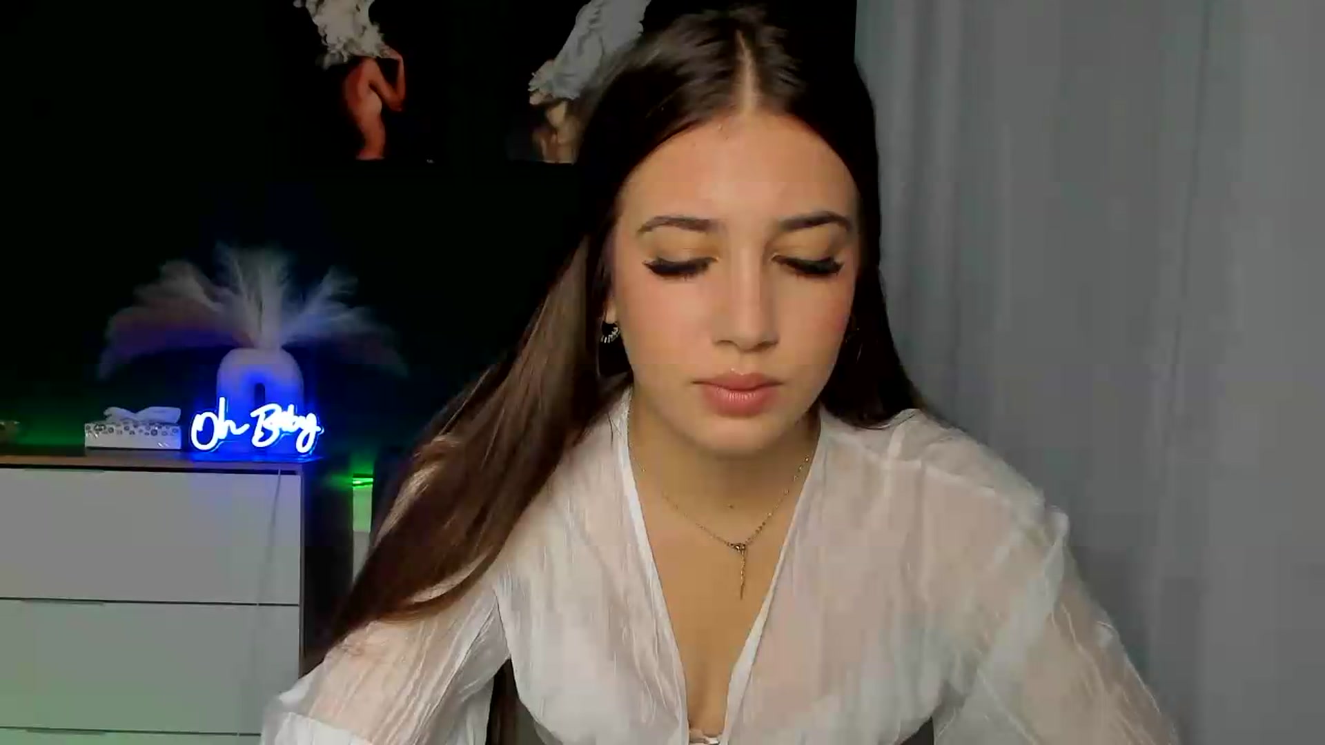 Gallery image thumbnail from AlexaPirs's myfreecams stream on, 08/05/2026, 12:35 image 7 of 20
